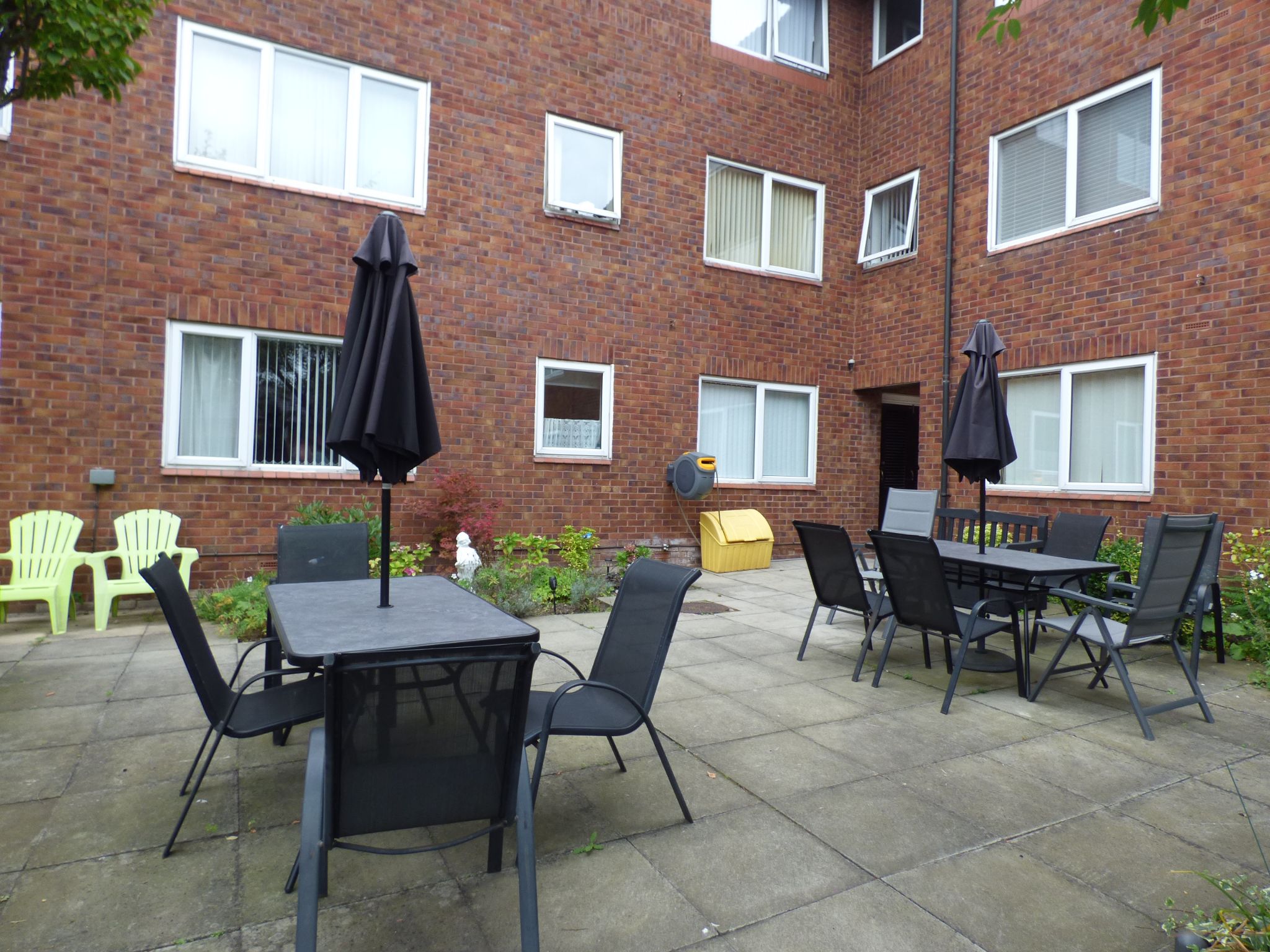 2 bedroom apartment flat/apartment Let in Romiley - Photograph 17.