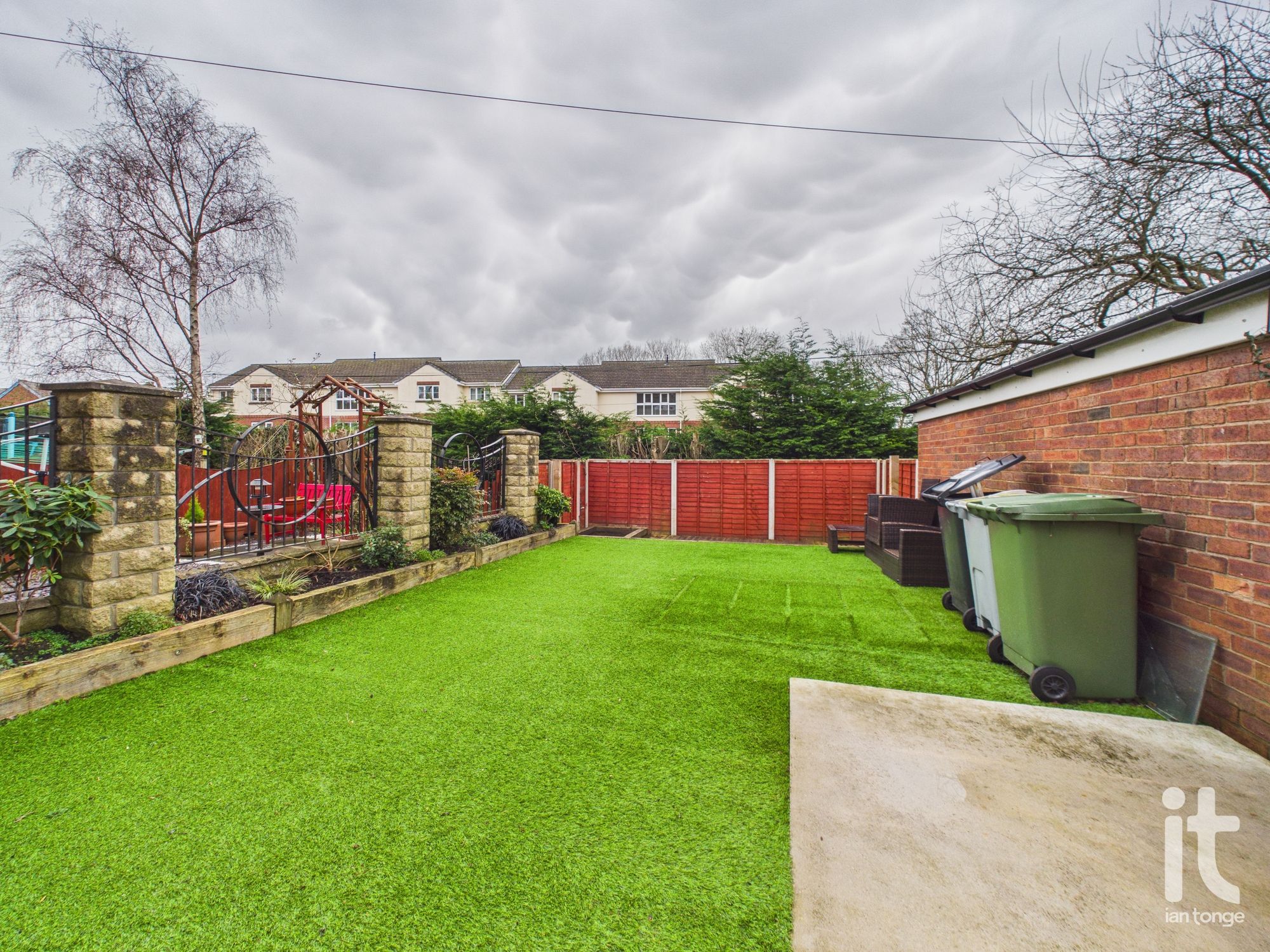 2 bedroom end terraced house For Sale in Stockport - Photograph 6.