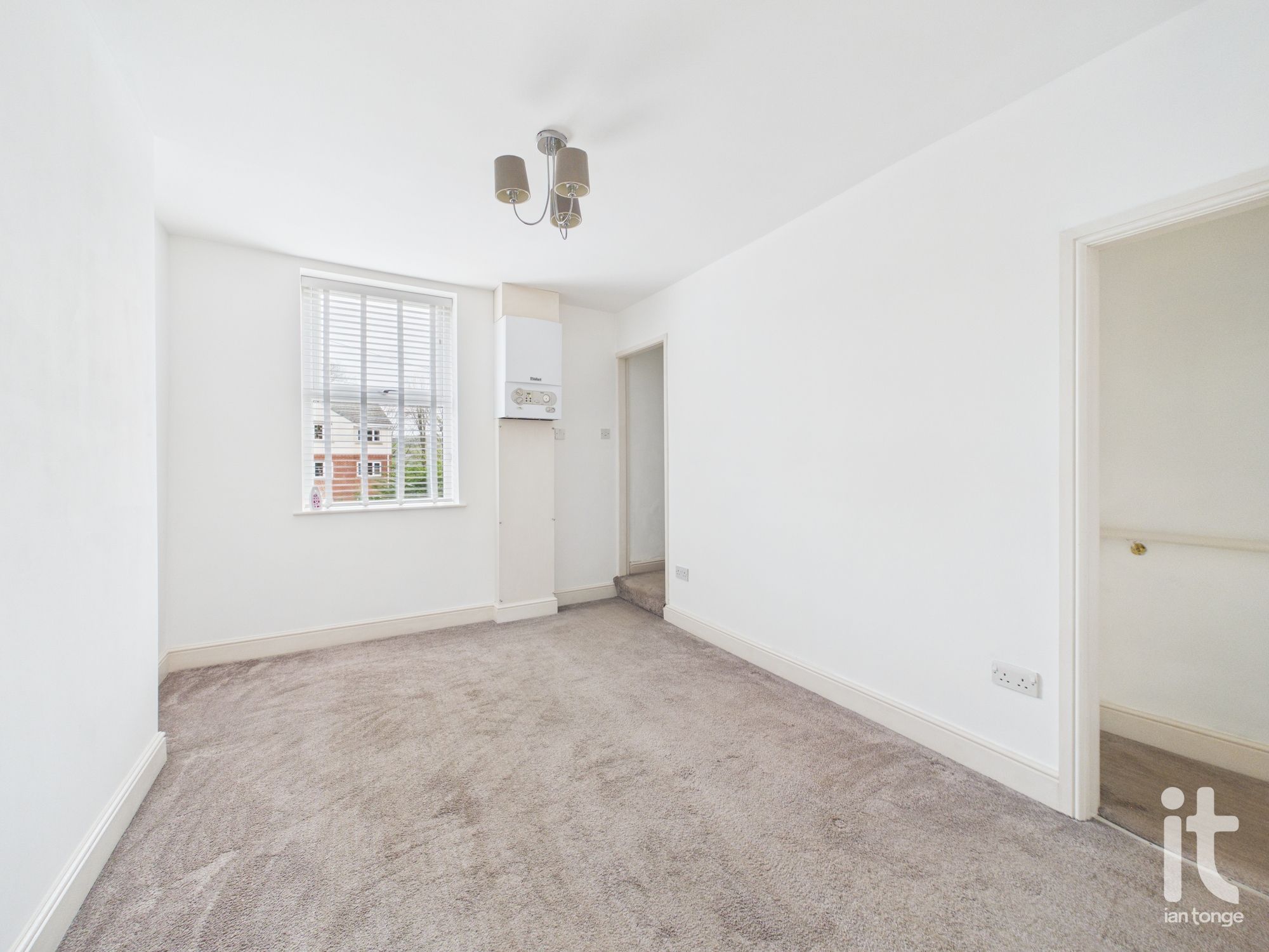 2 bedroom end terraced house For Sale in Stockport - Photograph 7.