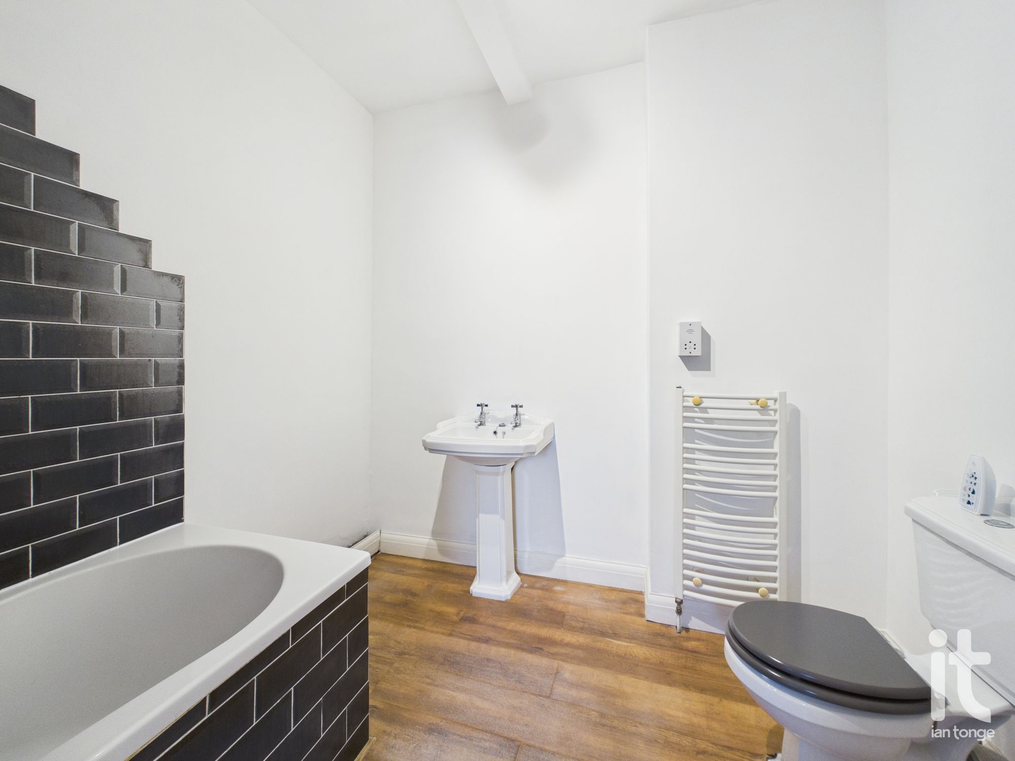 2 bedroom end terraced house For Sale in Stockport - Photograph 13.