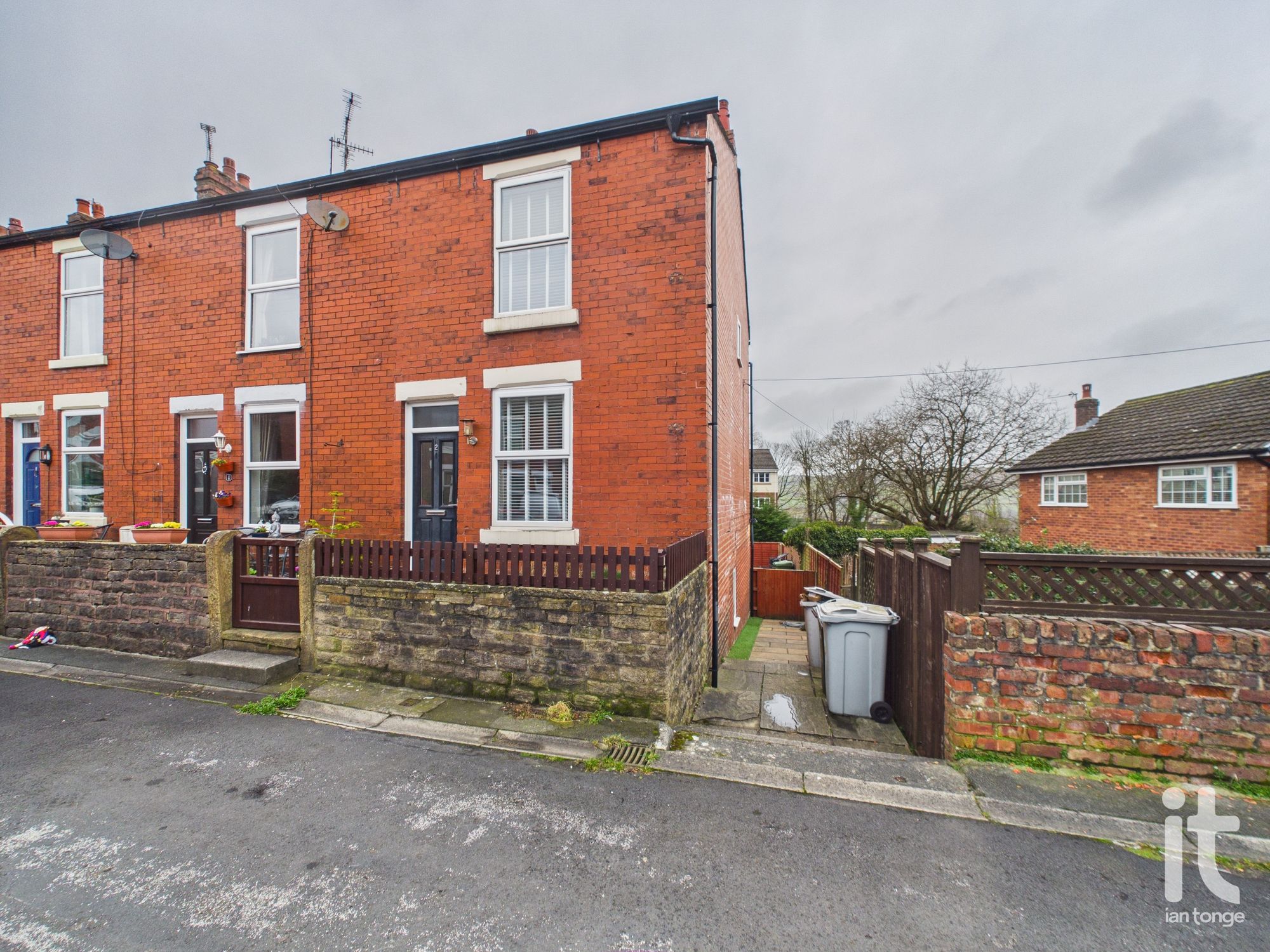 2 bedroom end terraced house For Sale in Stockport - Photograph 17.