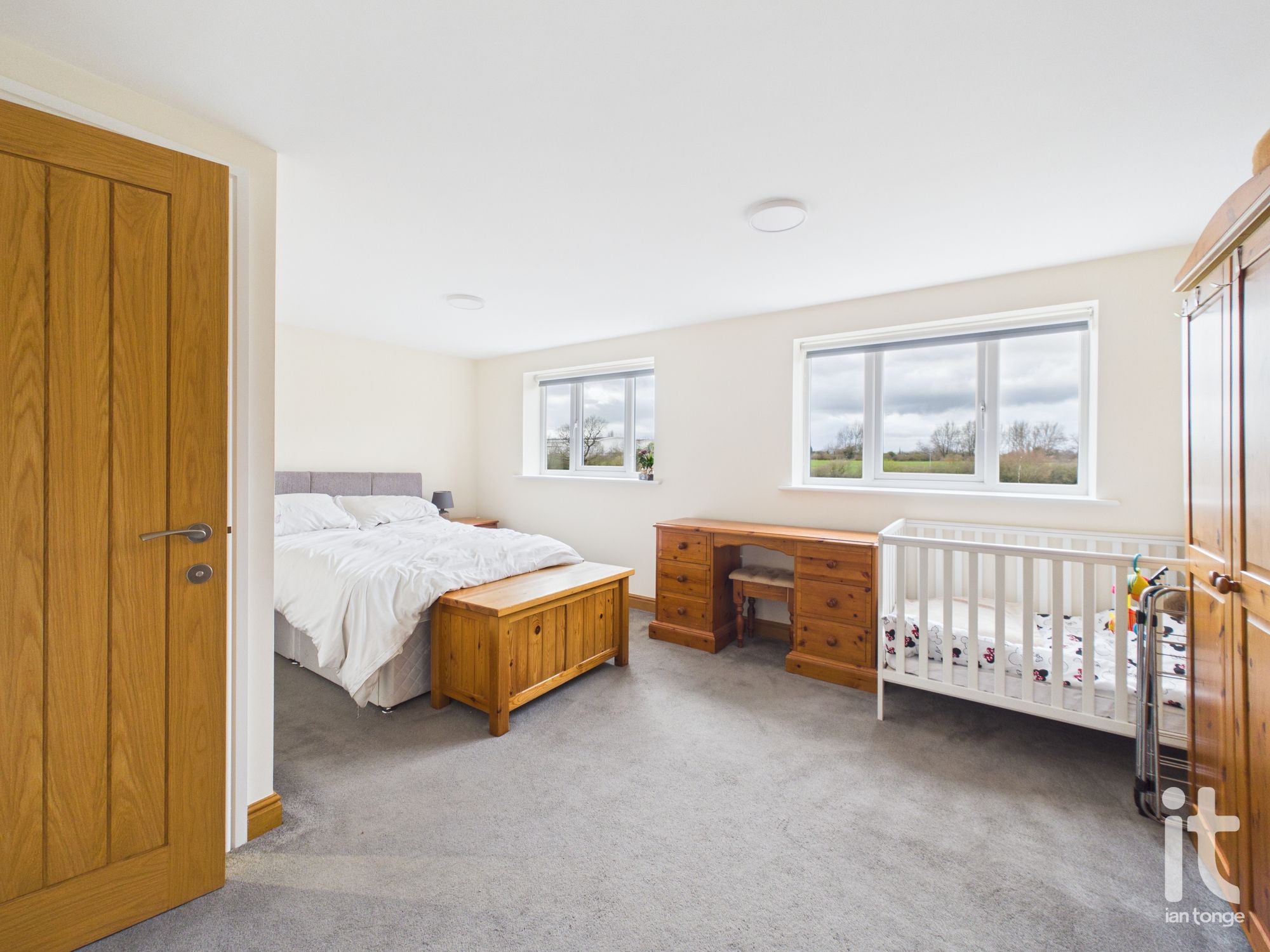 6 bedroom semi-detached house For Sale in Stockport - Photograph 26.