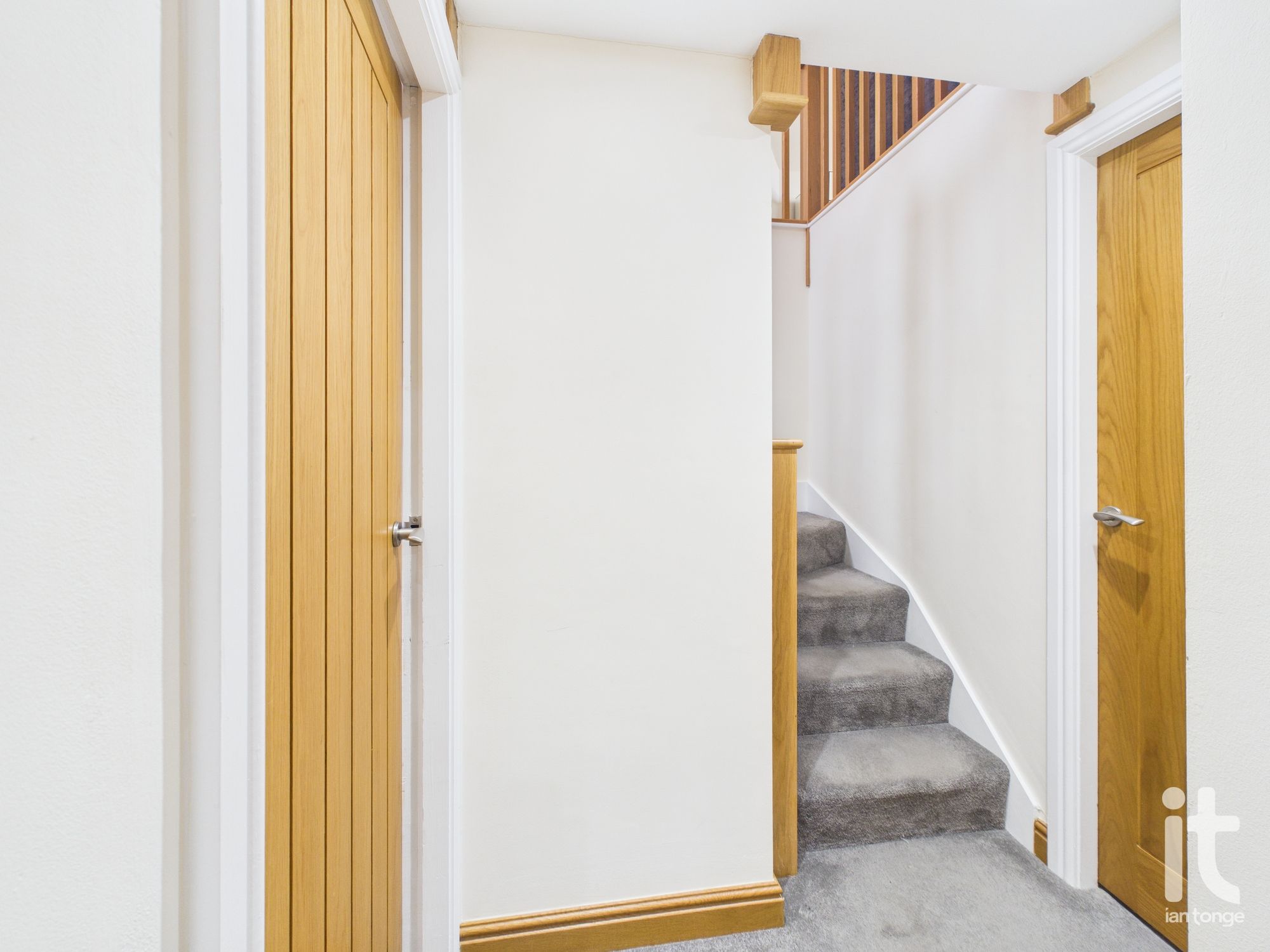 6 bedroom semi-detached house For Sale in Stockport - Photograph 21.