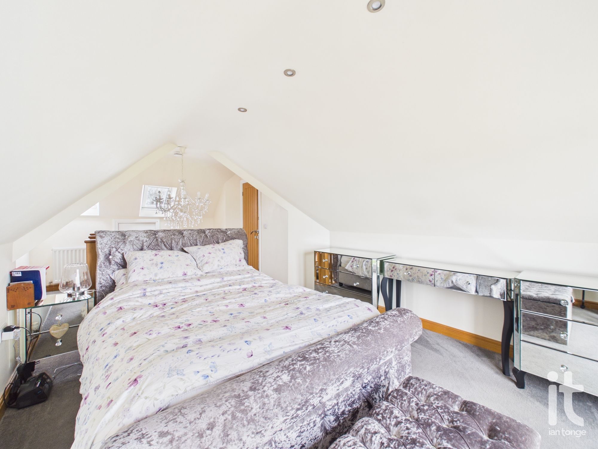 6 bedroom semi-detached house For Sale in Stockport - Photograph 30.