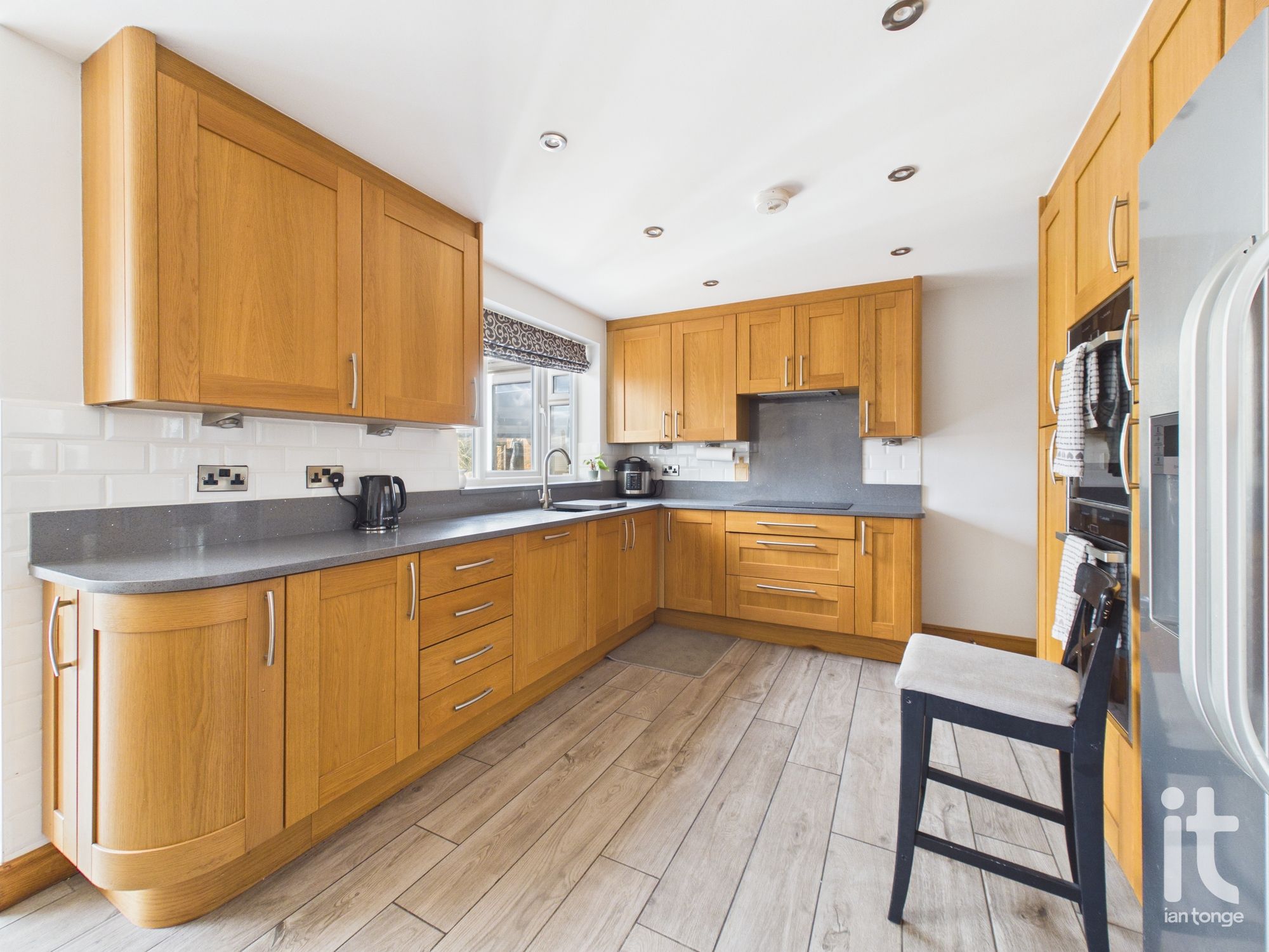 6 bedroom semi-detached house For Sale in Stockport - Photograph 19.
