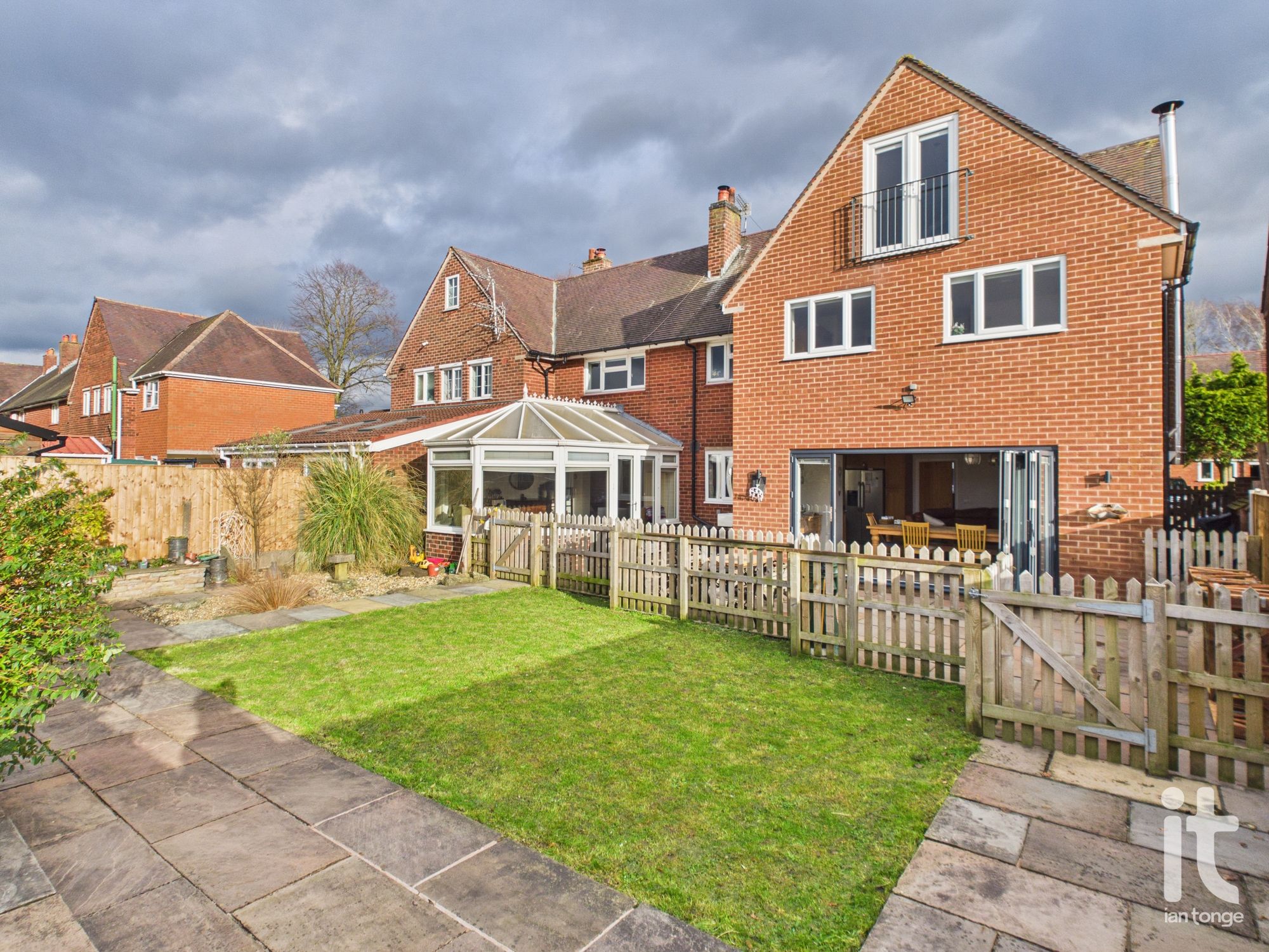 6 bedroom semi-detached house For Sale in Stockport - Photograph 40.