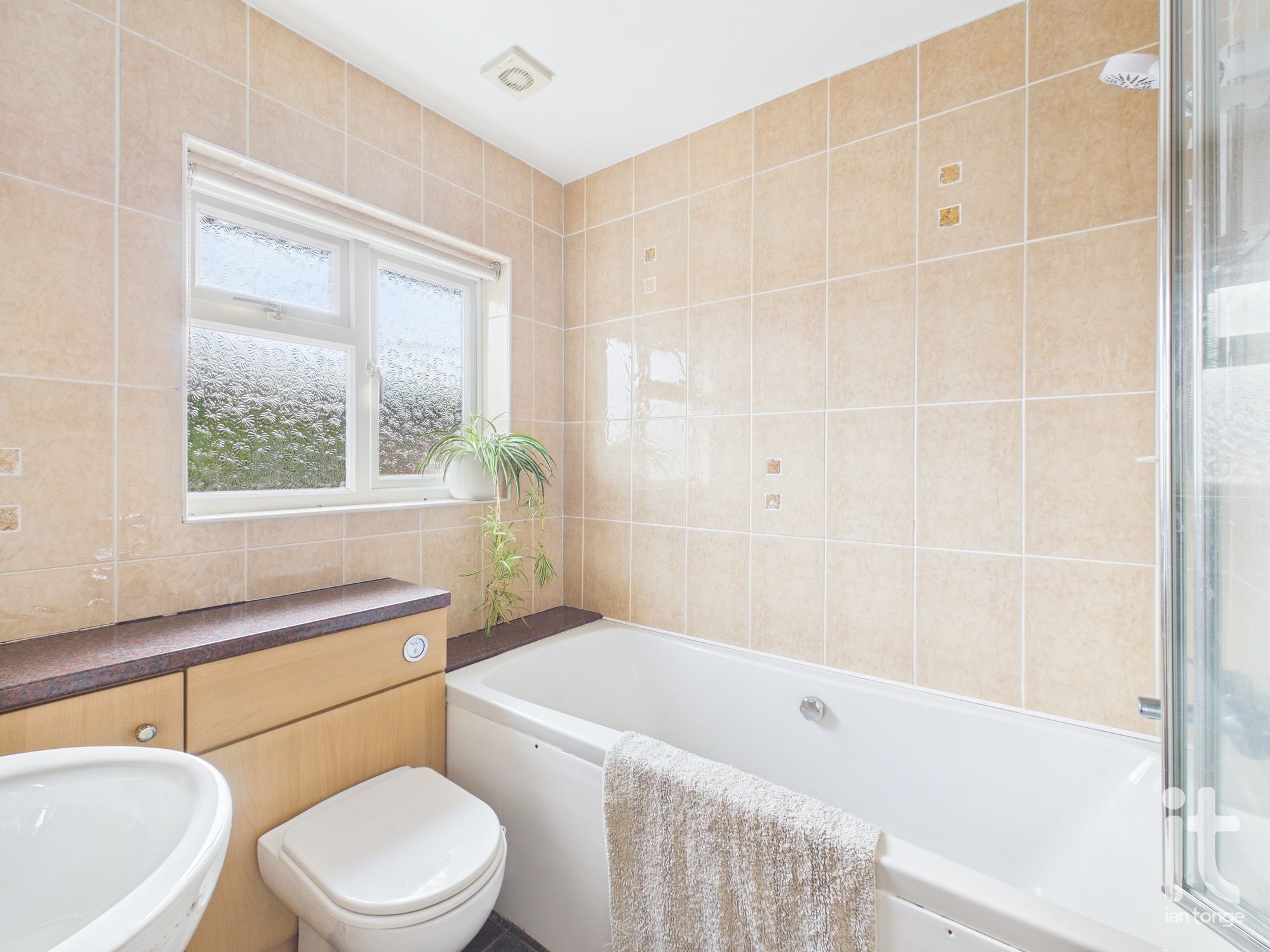 6 bedroom semi-detached house For Sale in Stockport - Photograph 24.