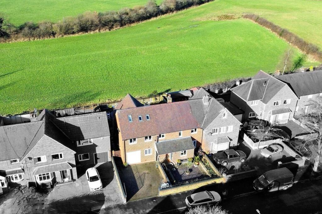 6 bedroom semi-detached house For Sale in Stockport - Photograph 5.