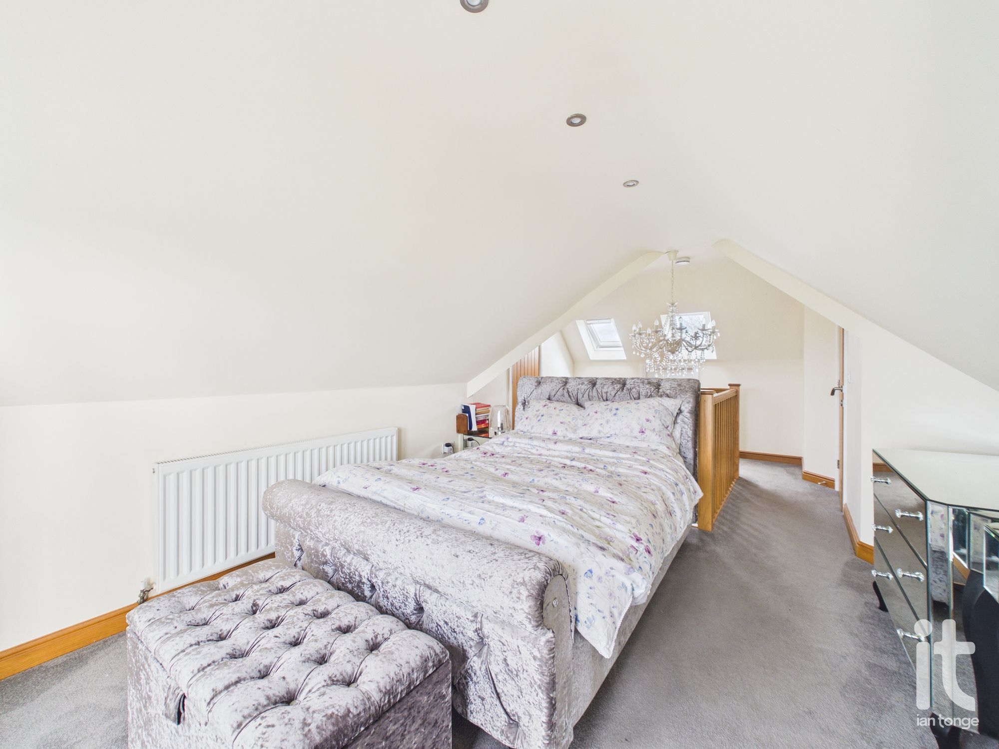 6 bedroom semi-detached house For Sale in Stockport - Photograph 4.