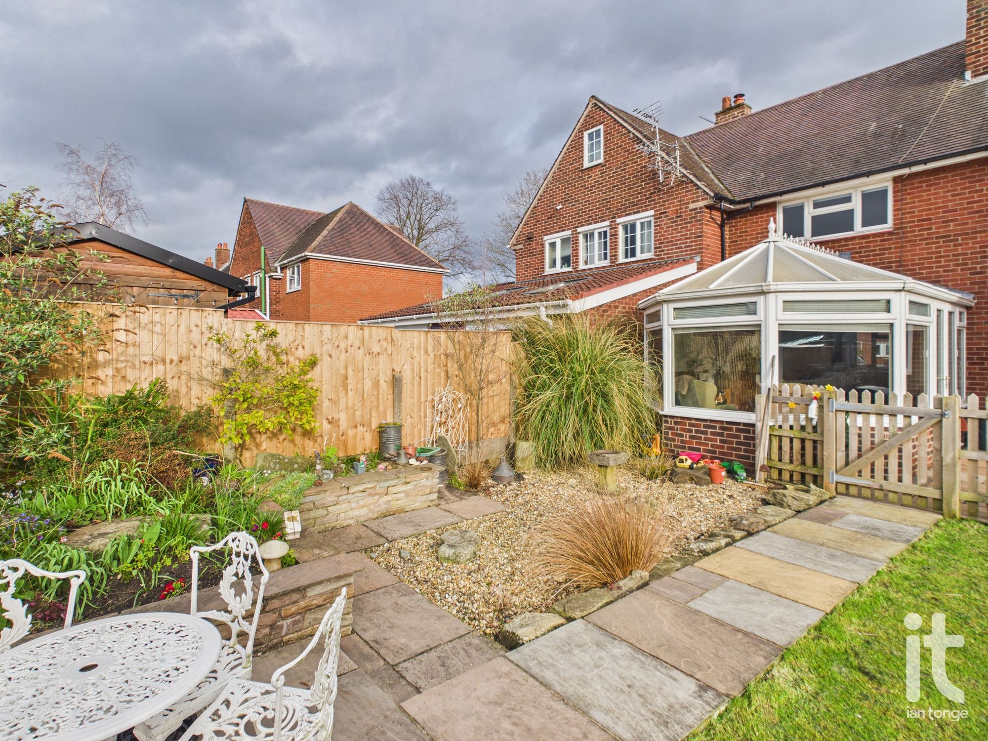 6 bedroom semi-detached house For Sale in Stockport - Photograph 41.