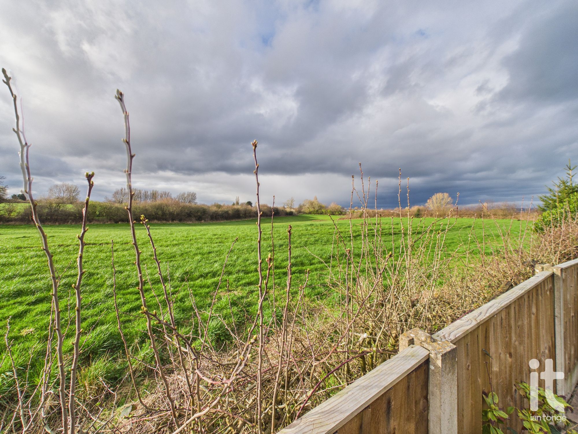 6 bedroom semi-detached house For Sale in Stockport - Photograph 39.