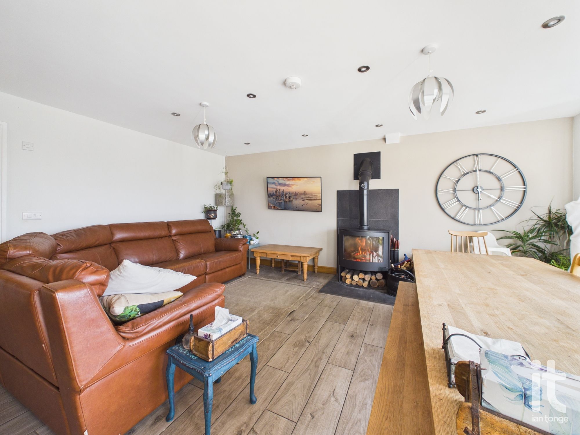 6 bedroom semi-detached house For Sale in Stockport - Photograph 15.