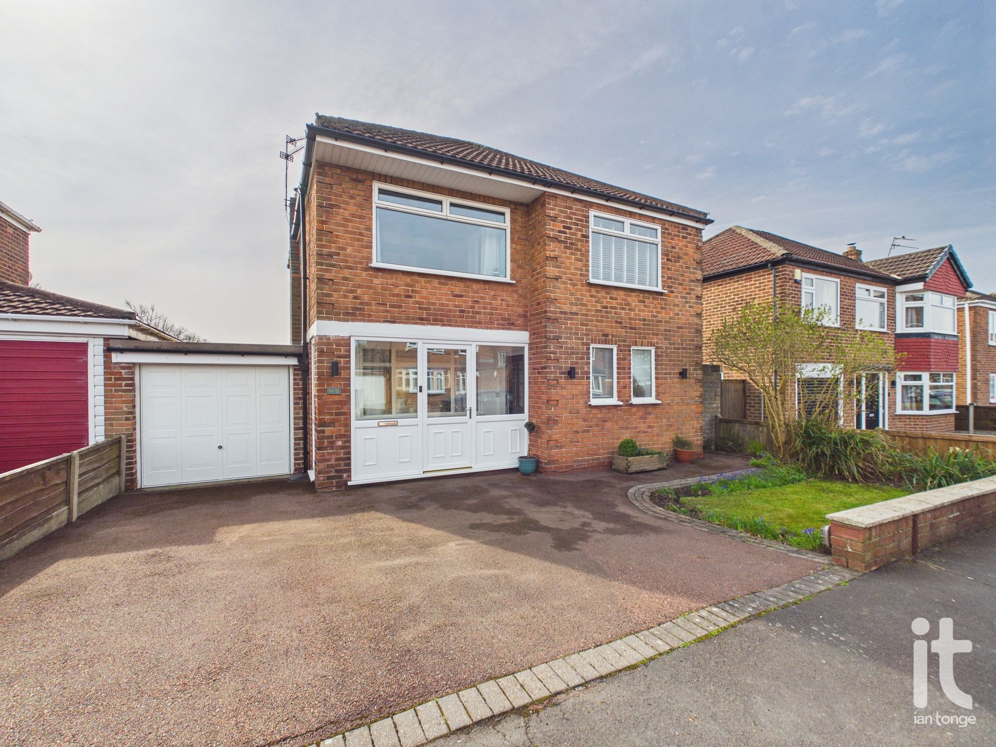 3 bedroom link detached house For Sale in Stockport - Property photograph.