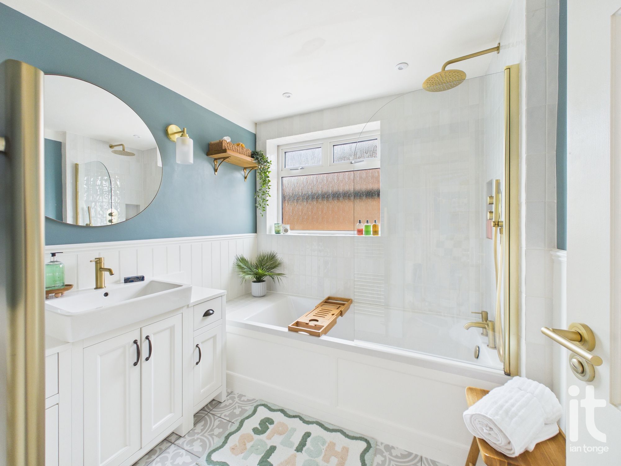 3 bedroom link detached house For Sale in Stockport - Photograph 5.