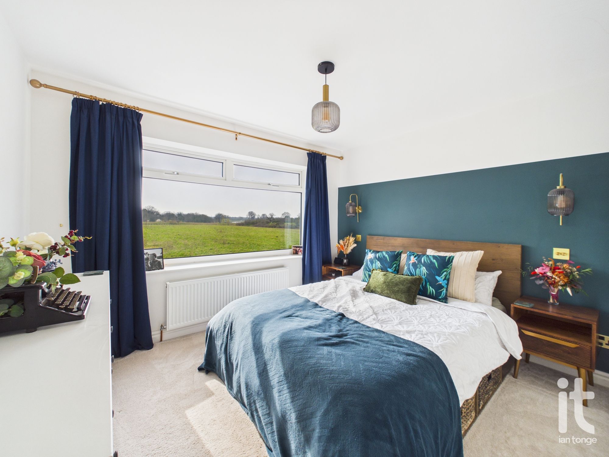 3 bedroom link detached house For Sale in Stockport - Photograph 26.