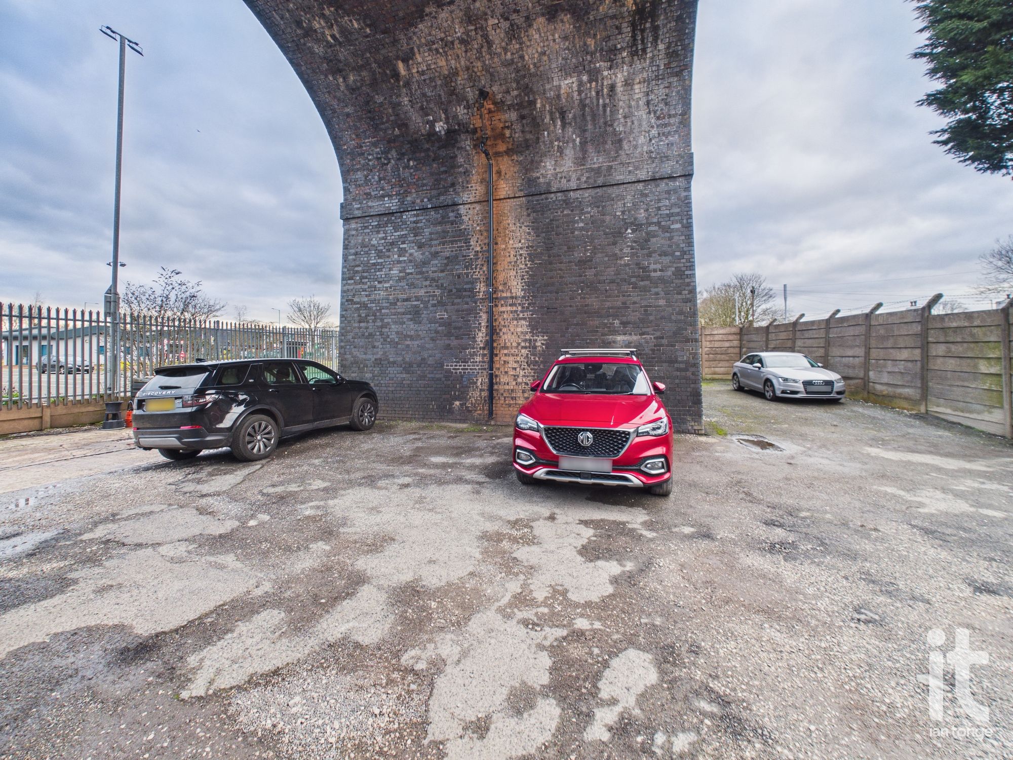 Commercial Property To Let in Stockport - Photograph 9.