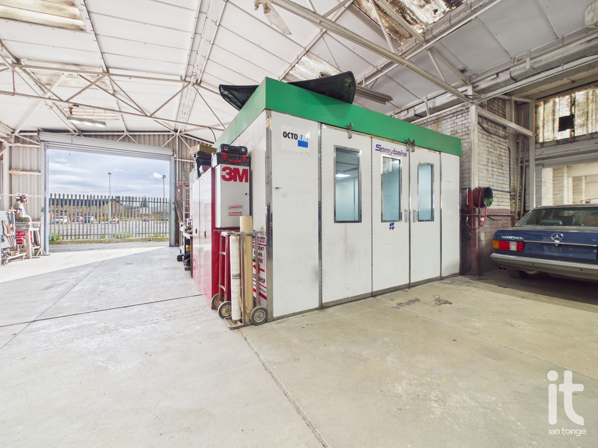 Commercial Property To Let in Stockport - Photograph 5.