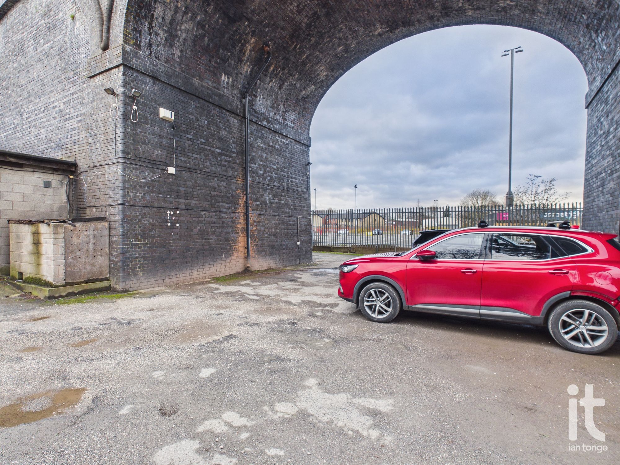 Commercial Property To Let in Stockport - Photograph 8.