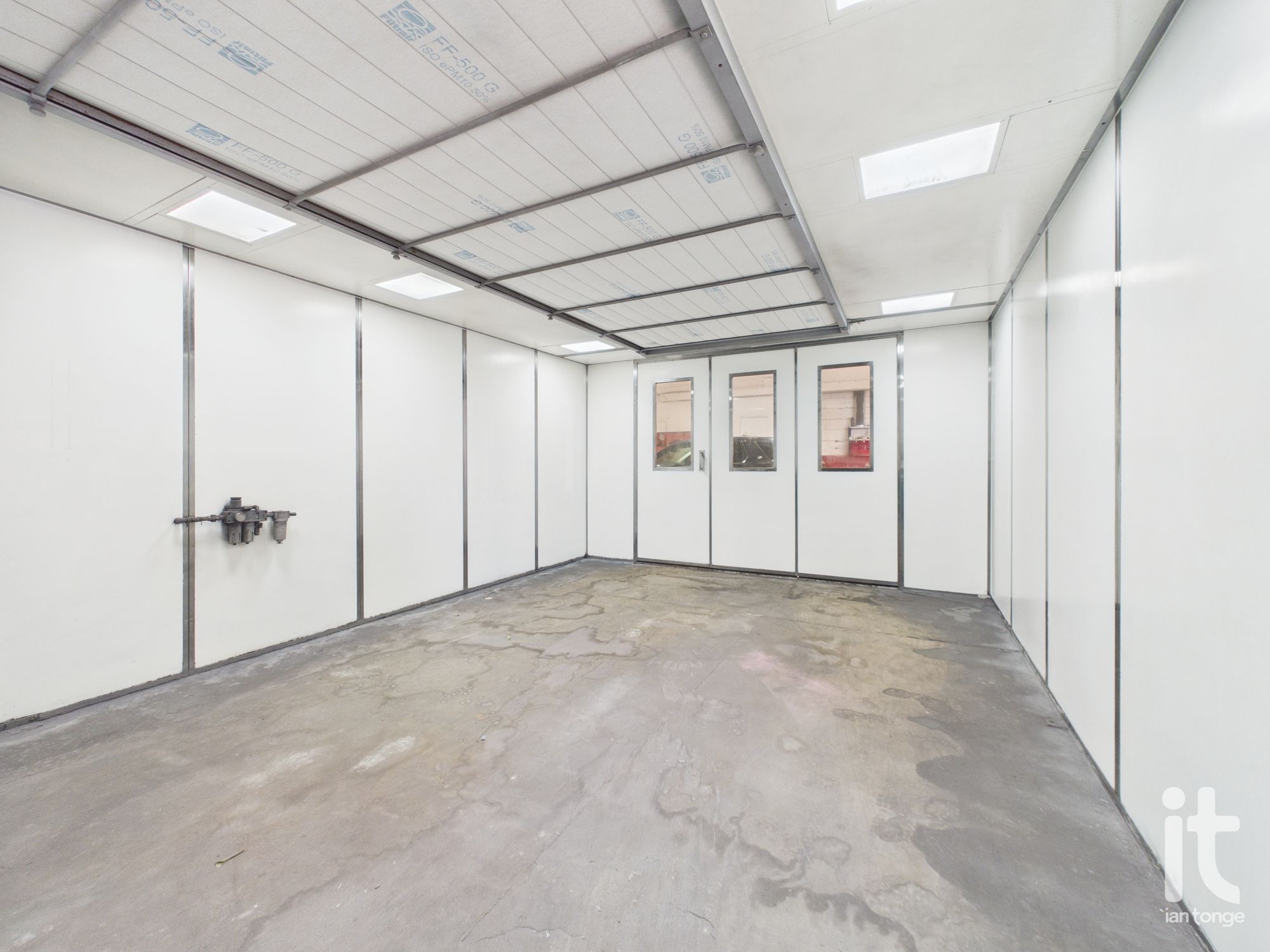 Commercial Property To Let in Stockport - Photograph 6.