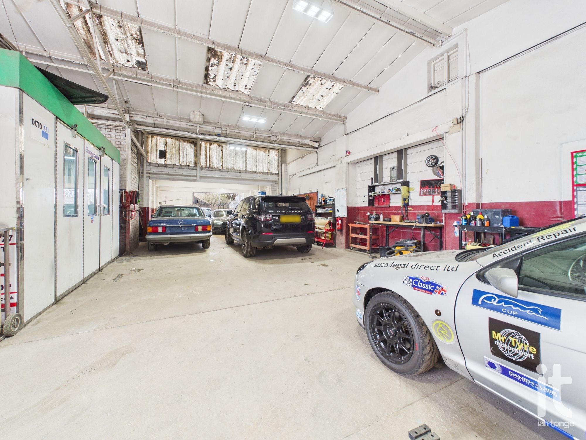 Commercial Property To Let in Stockport - Photograph 8.