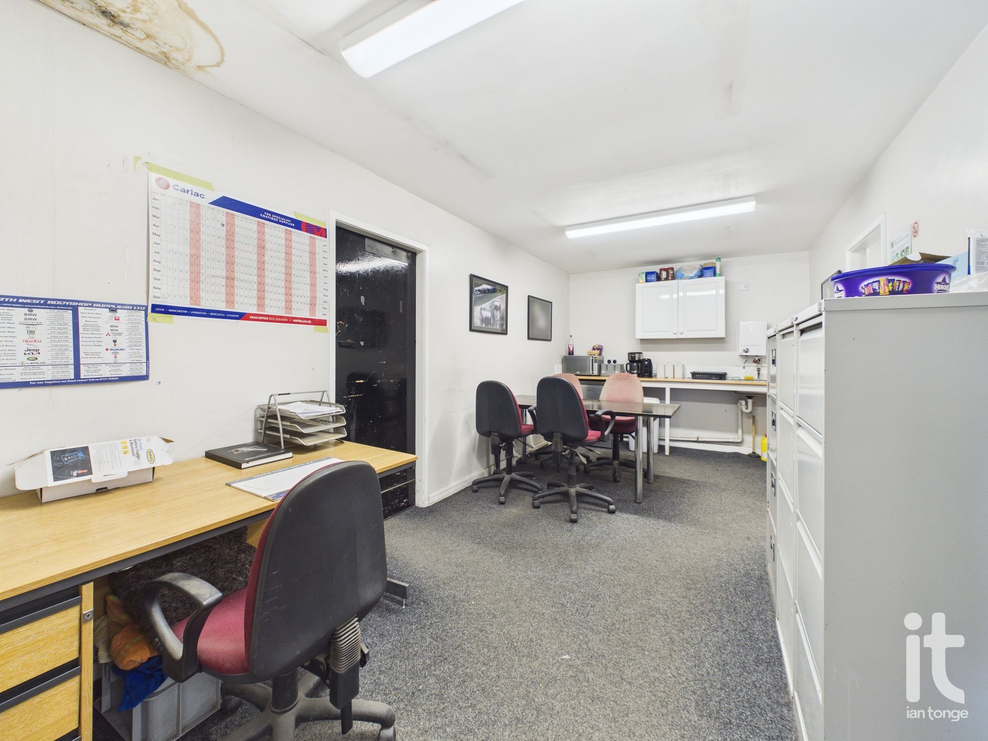 Commercial Property To Let in Stockport - Photograph 13.