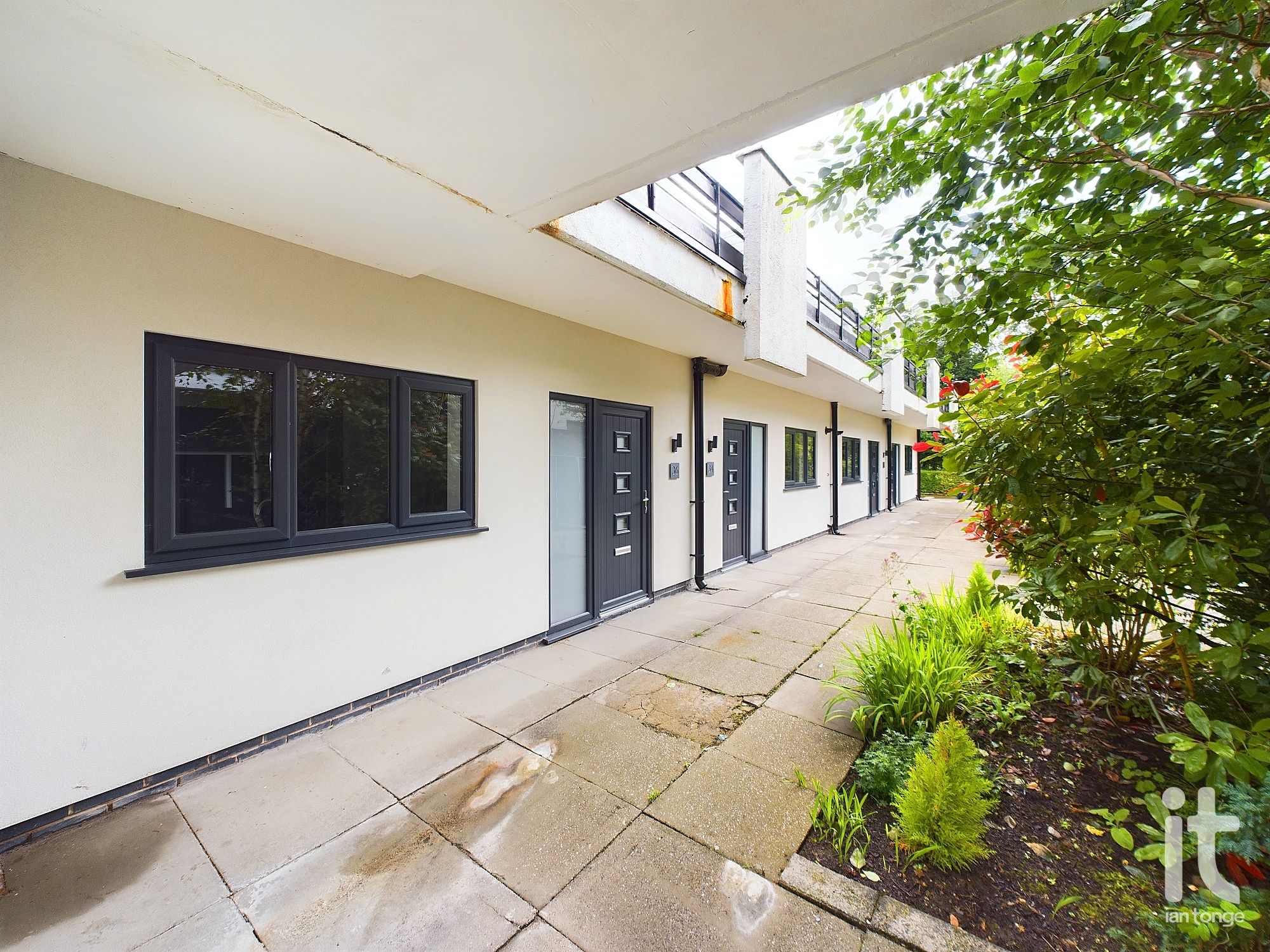 2 bedroom ground floor flat/apartment To Let in Stockport - Photograph 15.