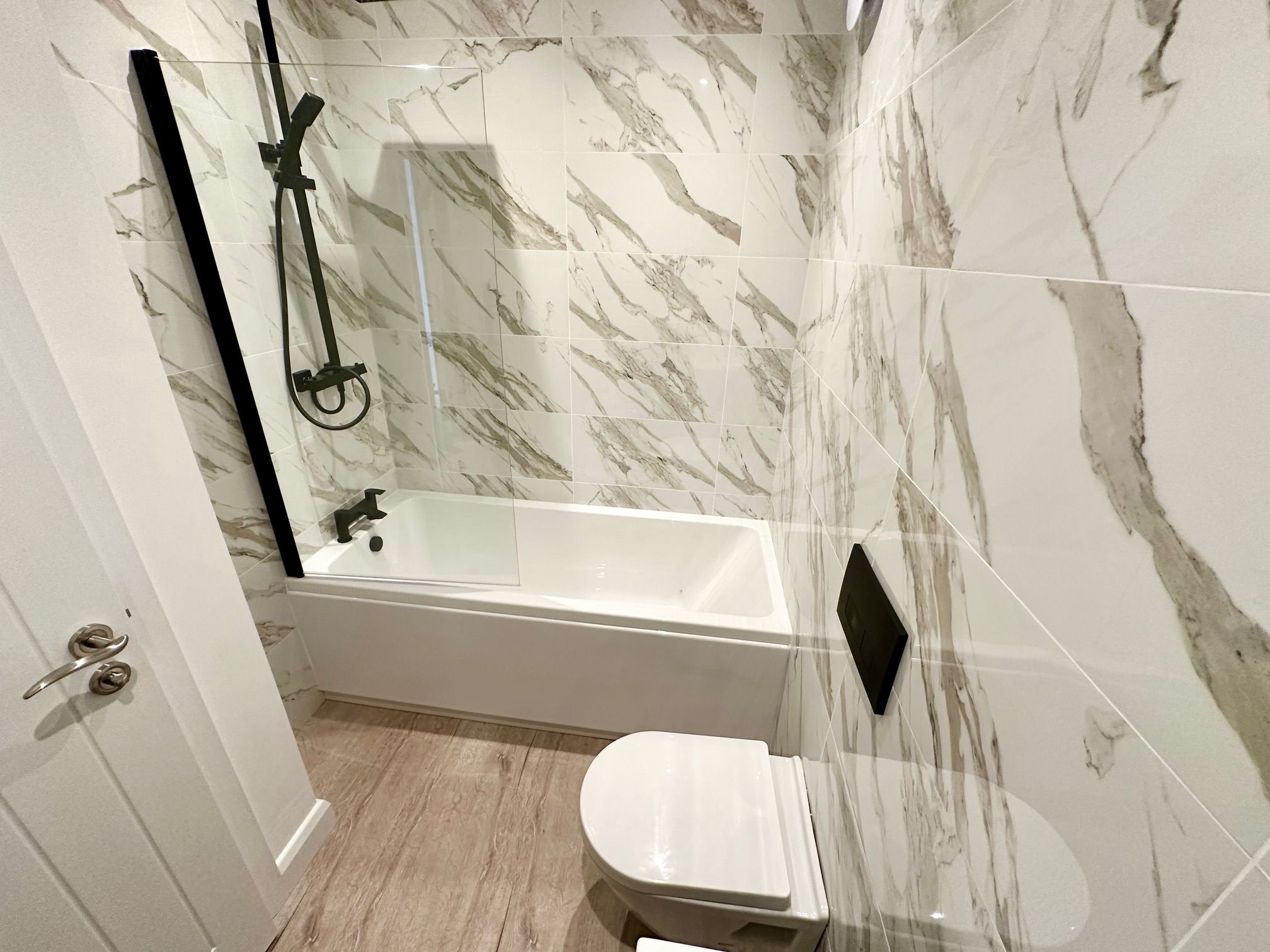 2 bedroom ground floor flat/apartment To Let in Stockport - Photograph 14.