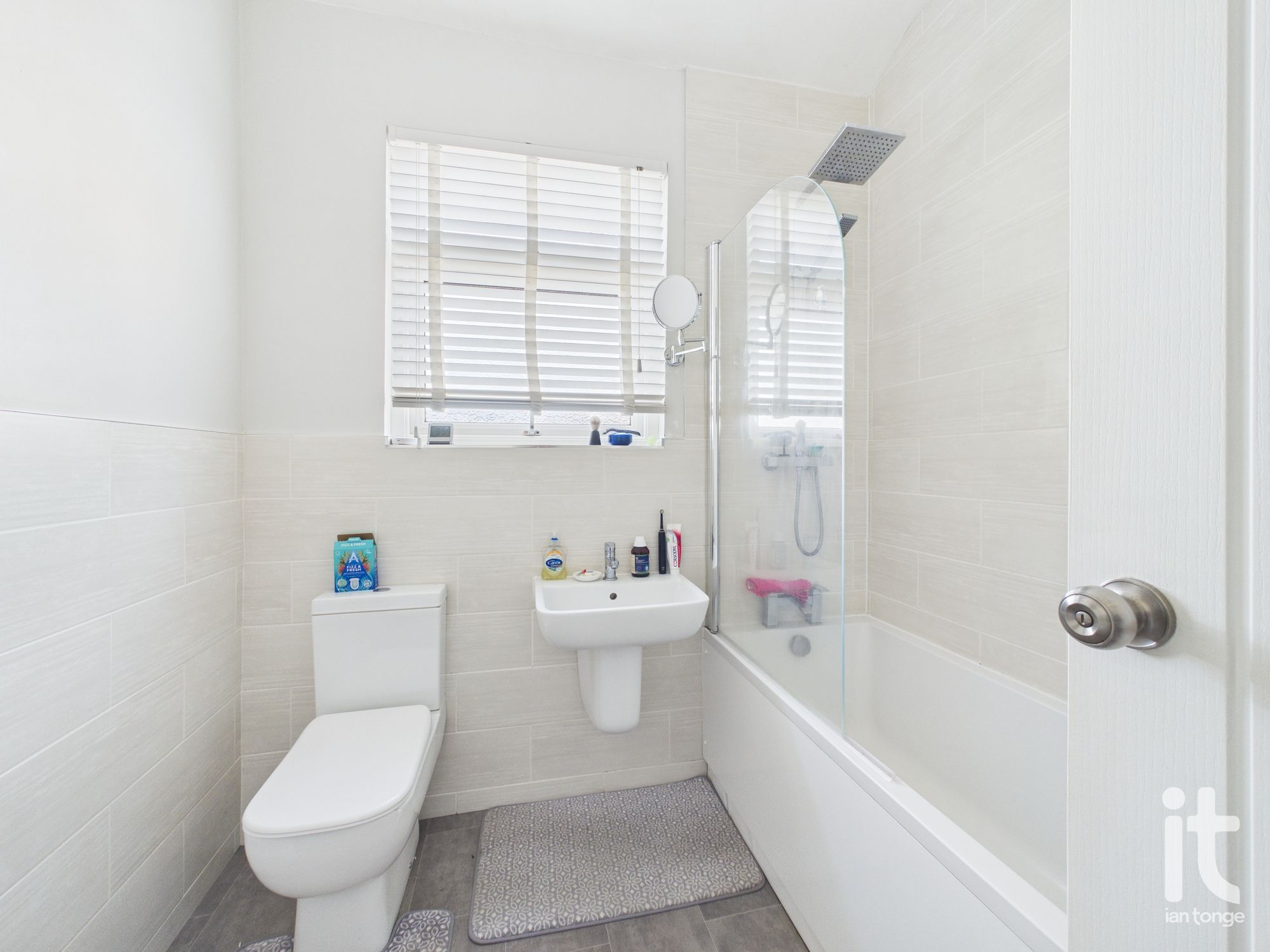 3 bedroom end terraced house For Sale in Stockport - Photograph 14.