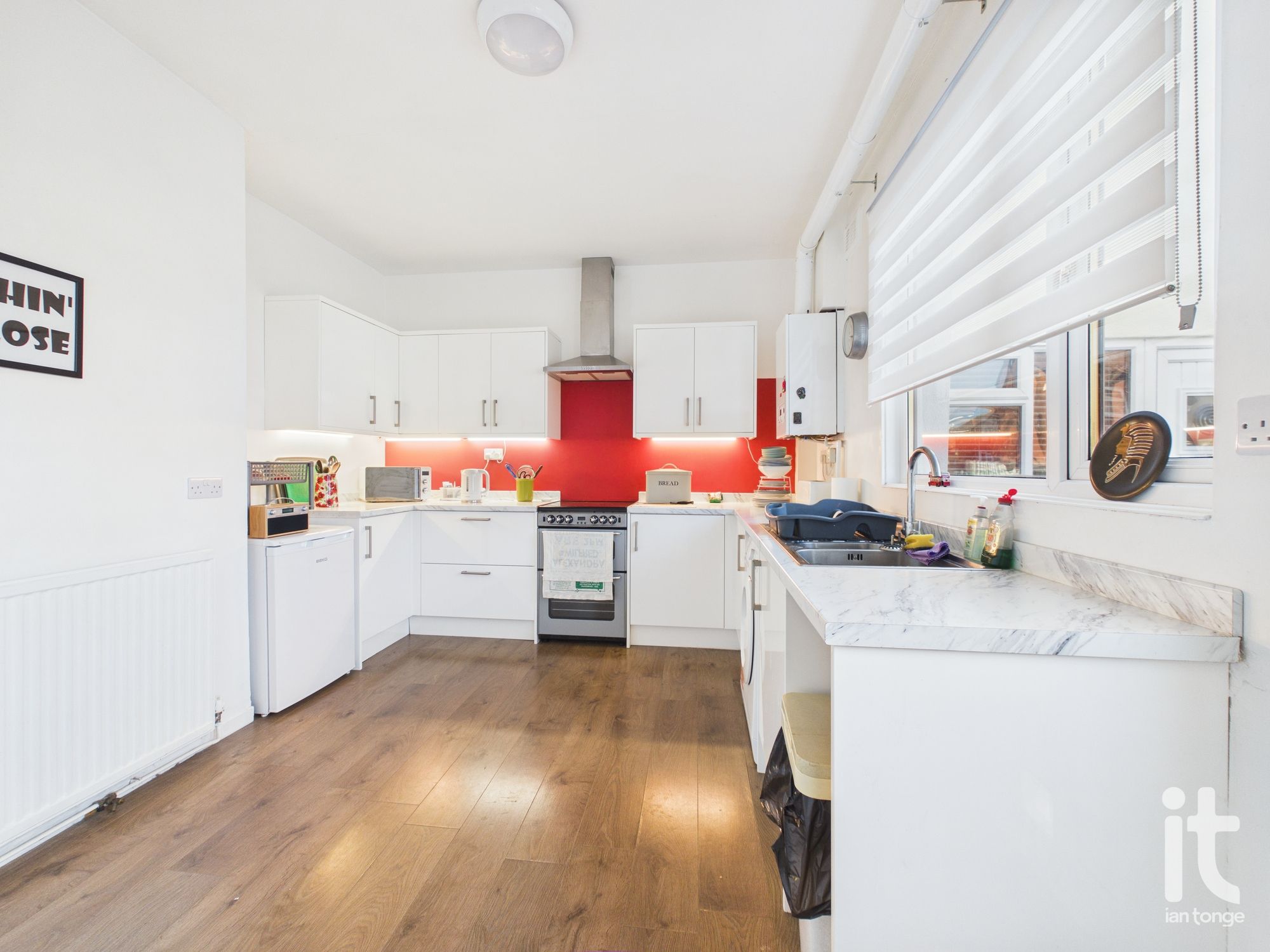 3 bedroom end terraced house For Sale in Stockport - Photograph 11.