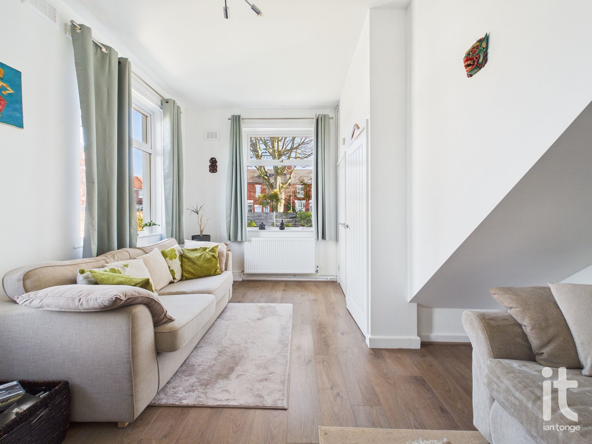 3 bedroom end terraced house For Sale in Stockport - Photograph 7.