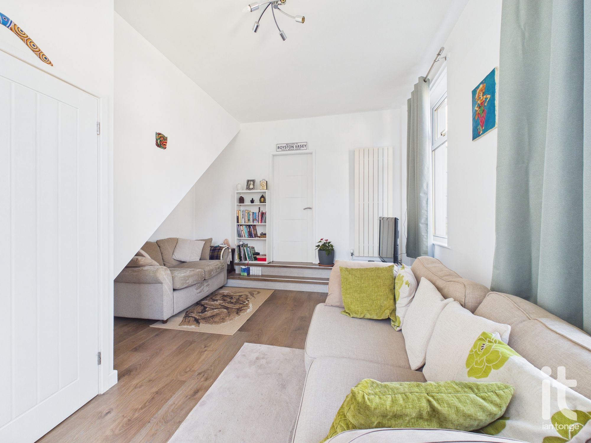 3 bedroom end terraced house For Sale in Stockport - Photograph 8.