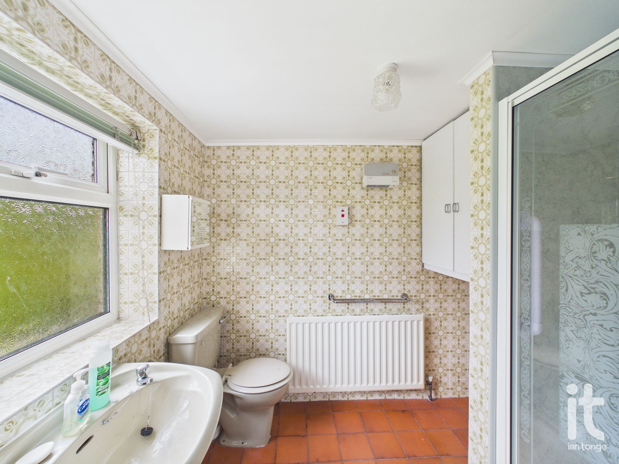 4 bedroom detached house For Sale in Stockport - Photograph 11.