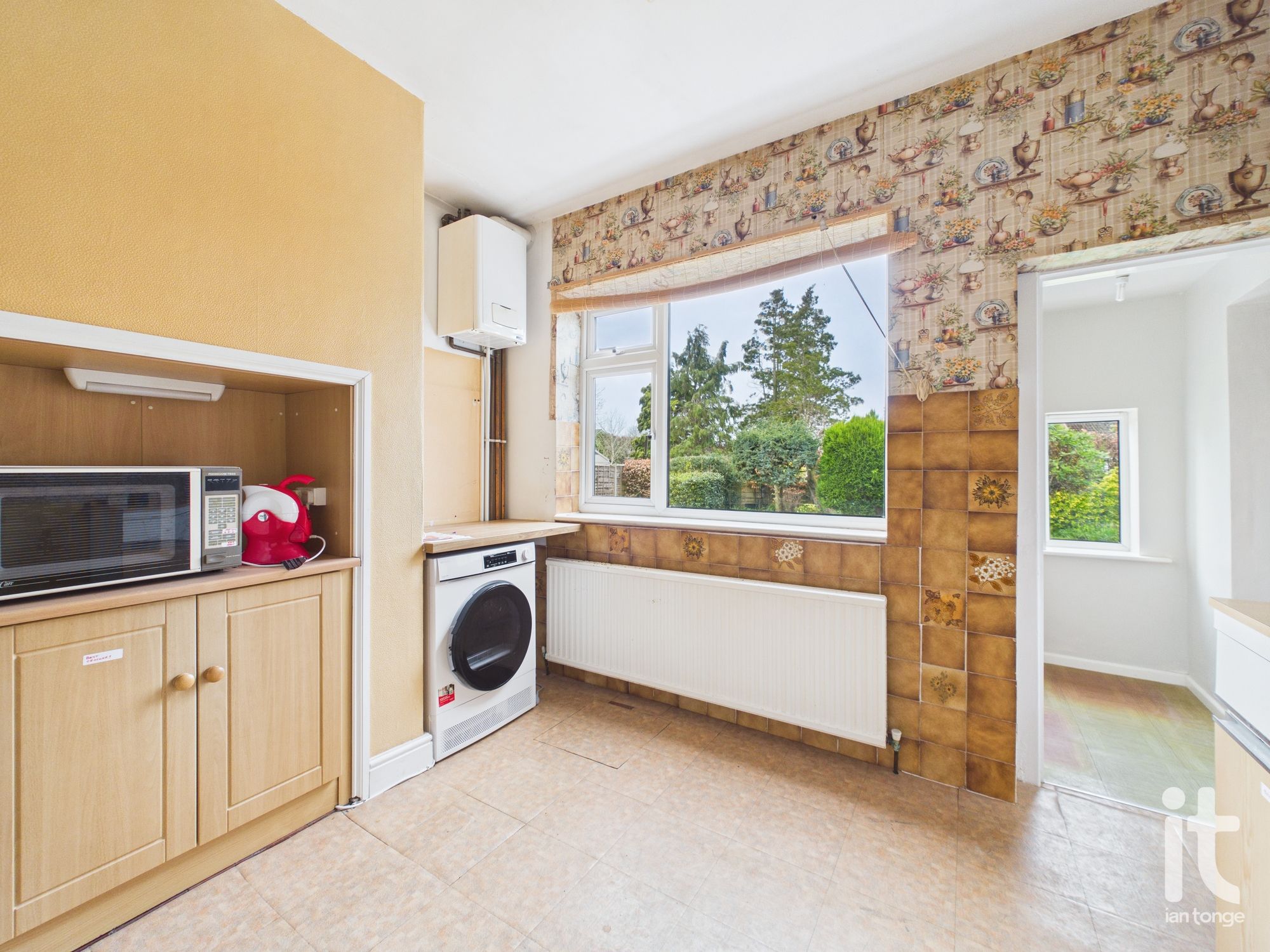 4 bedroom detached house For Sale in Stockport - Photograph 9.