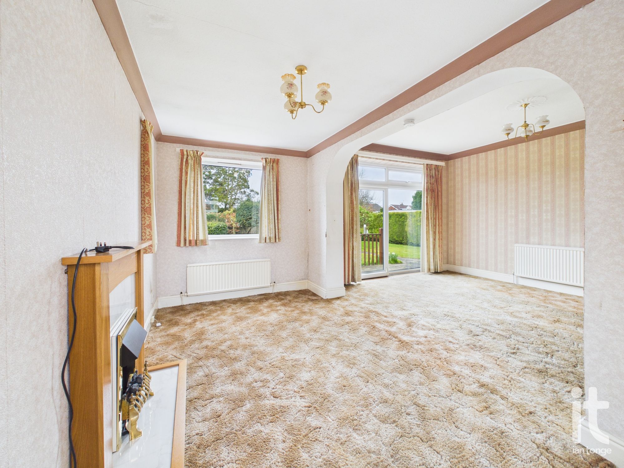 4 bedroom detached house For Sale in Stockport - Photograph 5.