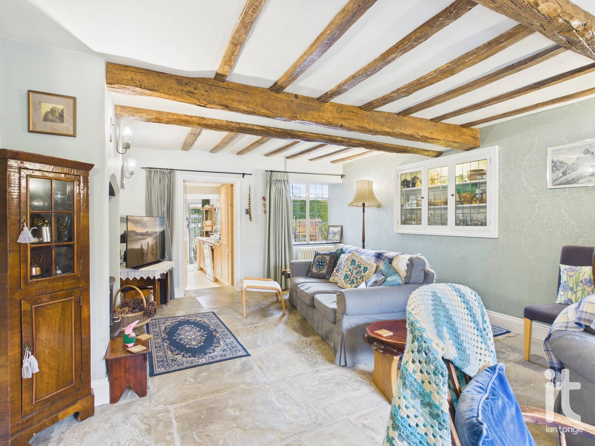 3 bedroom mid terraced house For Sale in Stockport - Photograph 5.