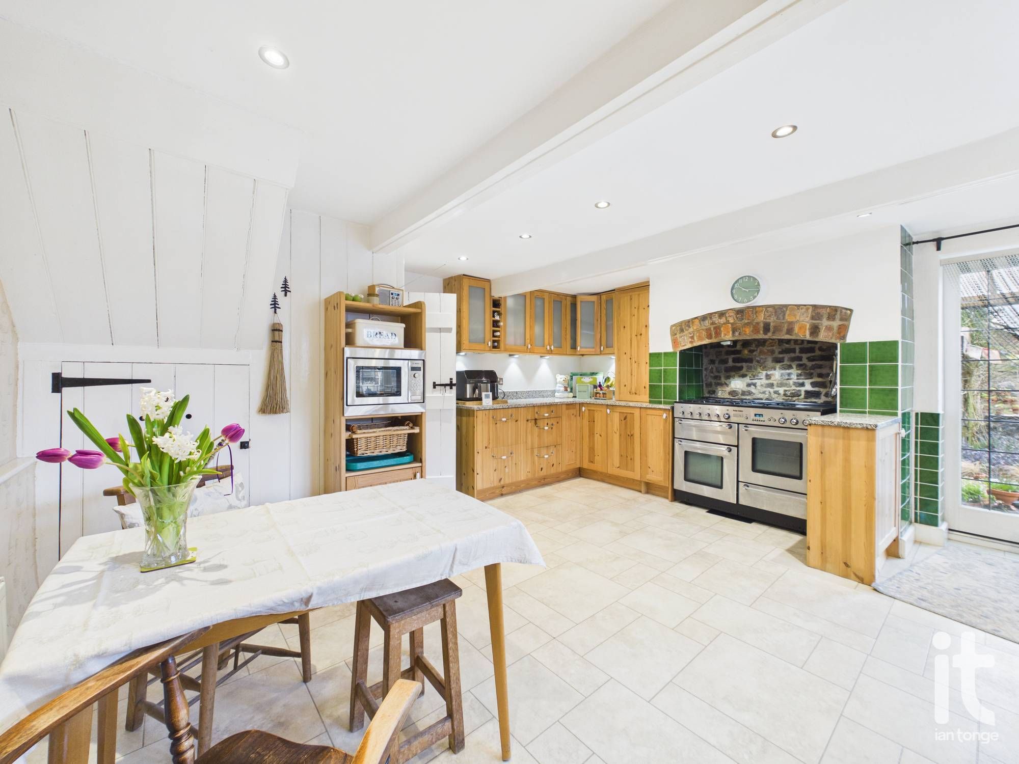 3 bedroom mid terraced house For Sale in Stockport - Photograph 8.