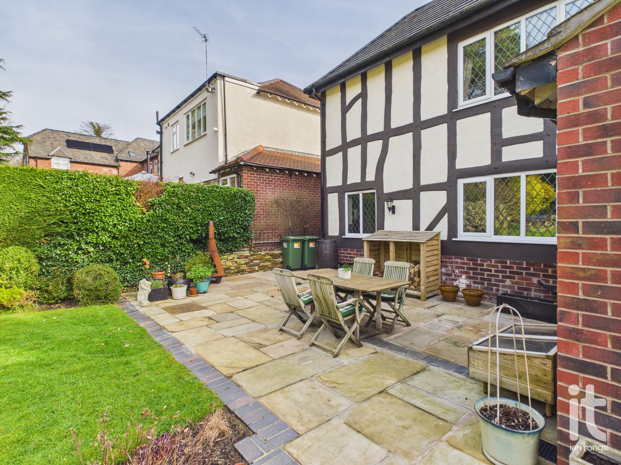 4 bedroom detached house For Sale in Stockport - Photograph 38.