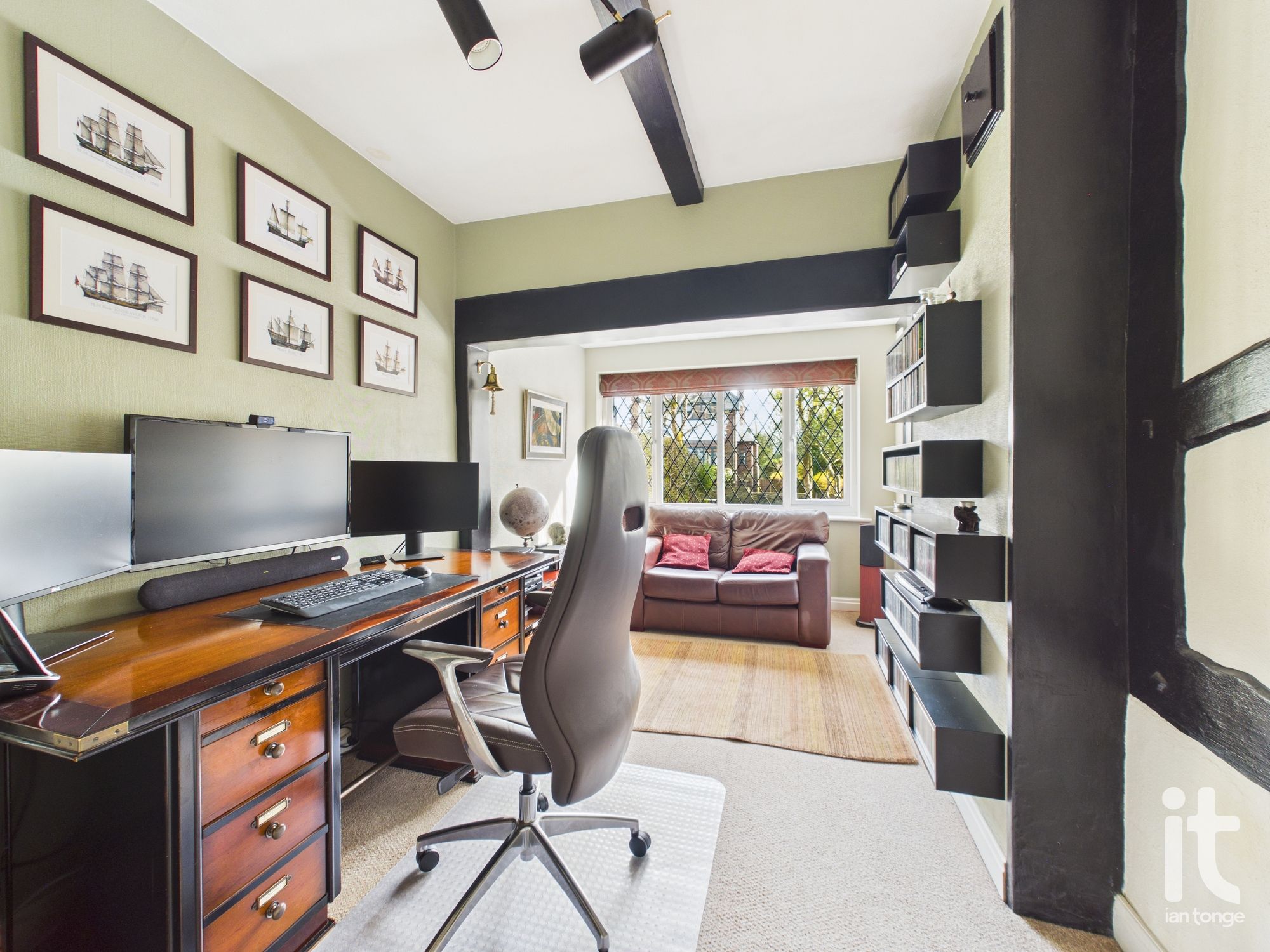 4 bedroom detached house For Sale in Stockport - Photograph 21.