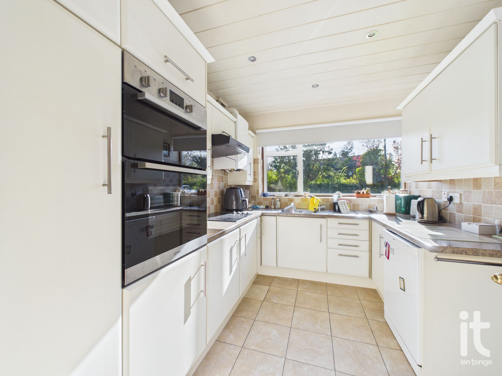 3 bedroom link detached house For Sale in Stockport - Photograph 7.