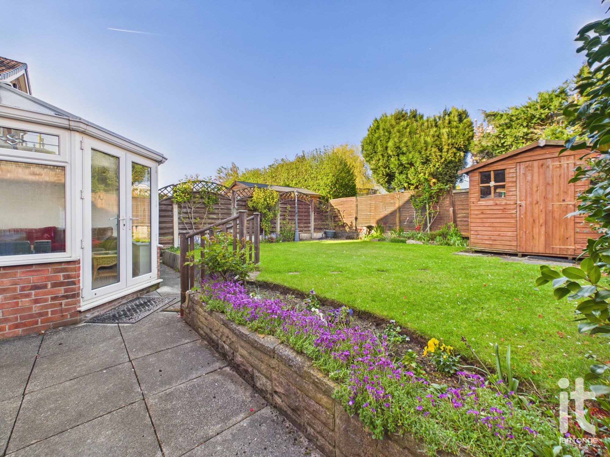3 bedroom link detached house For Sale in Stockport - Property photograph.