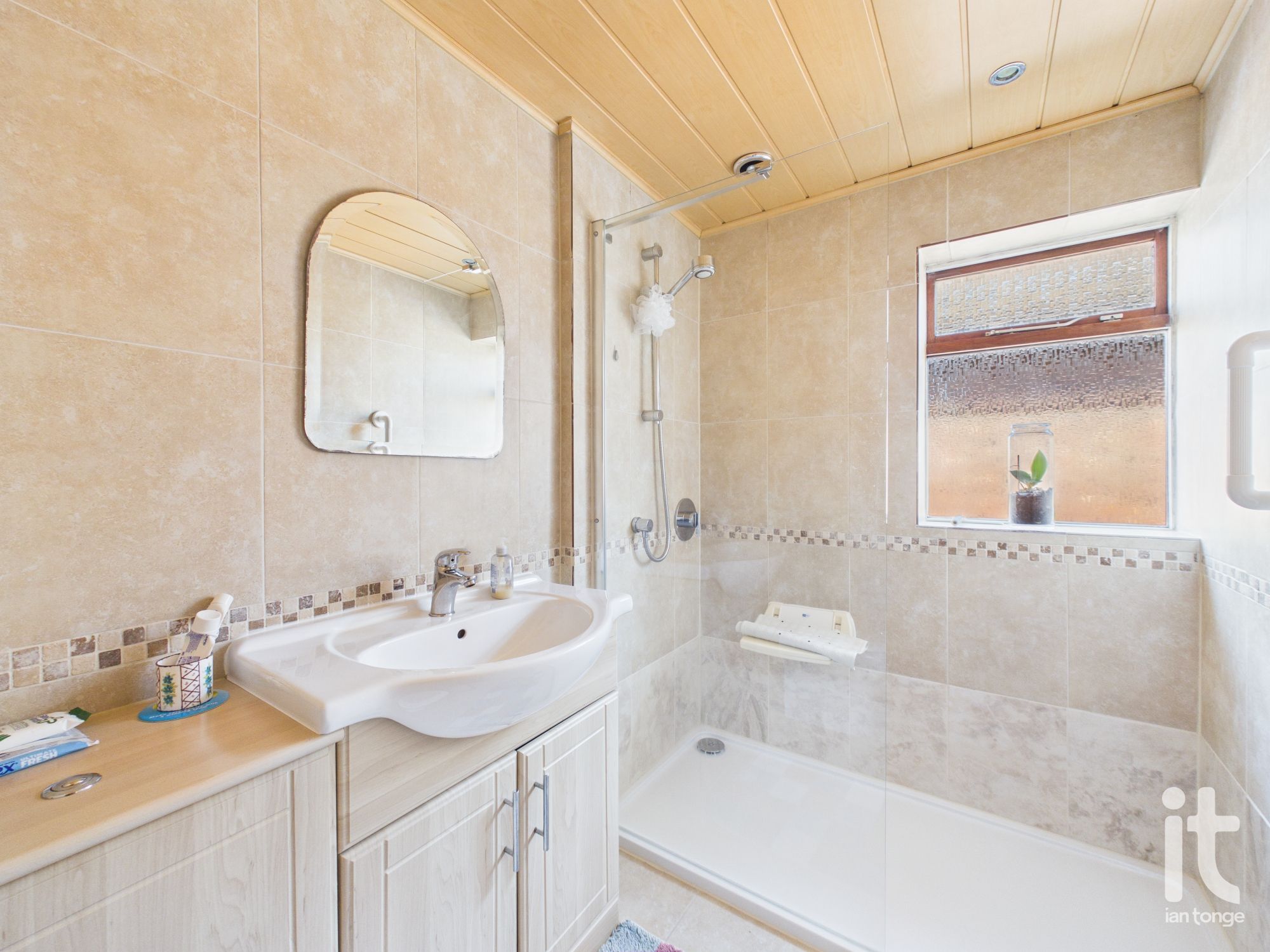 3 bedroom link detached house For Sale in Stockport - Photograph 4.