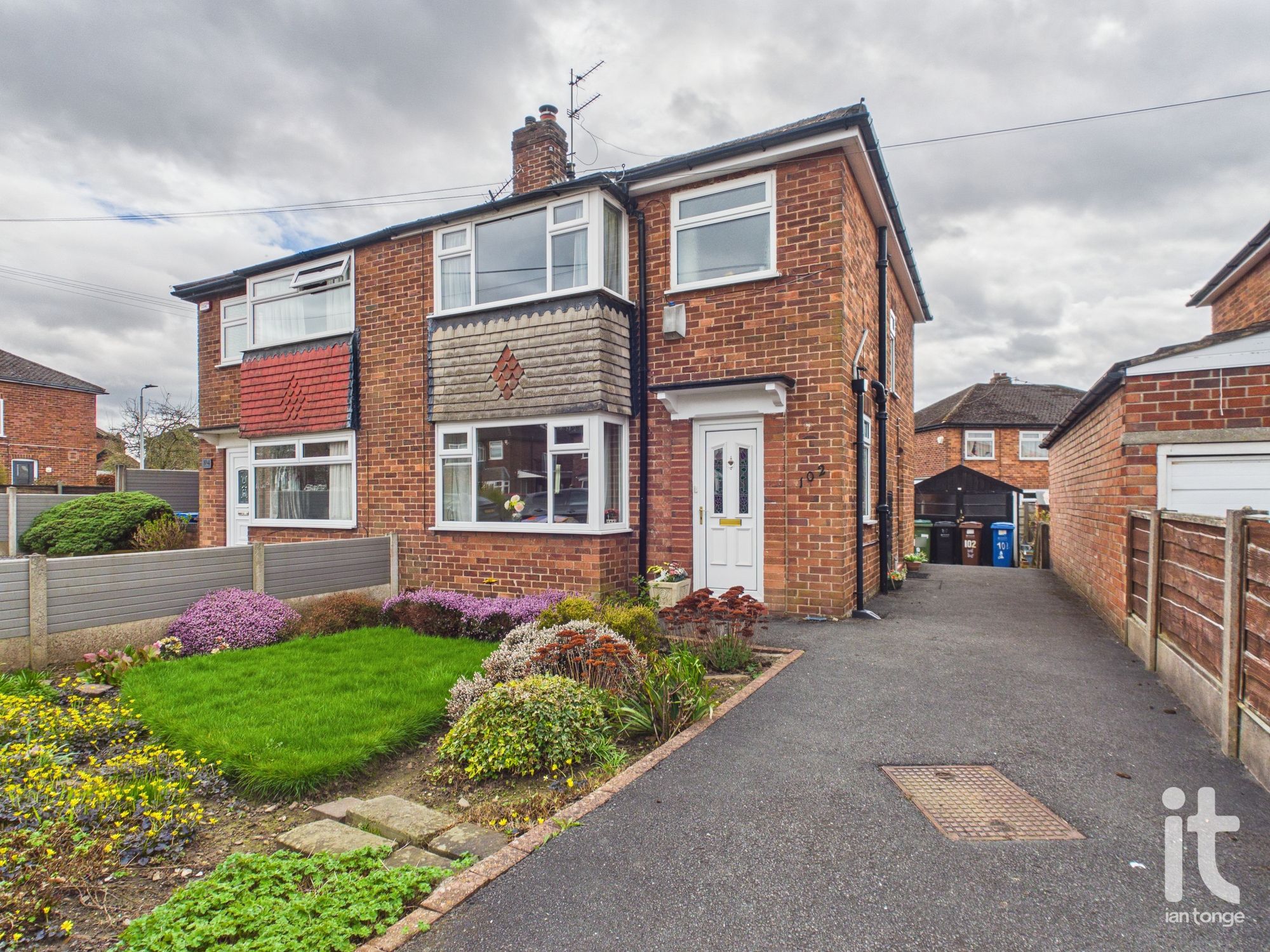 3 bedroom semi-detached house For Sale in Stockport - Photograph 1.