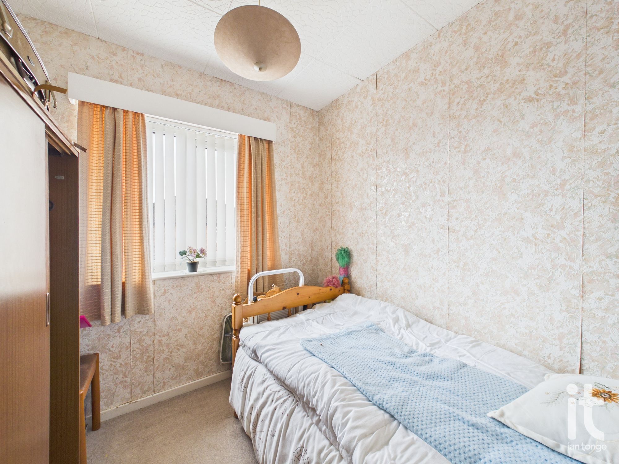 3 bedroom semi-detached house For Sale in Stockport - Photograph 13.