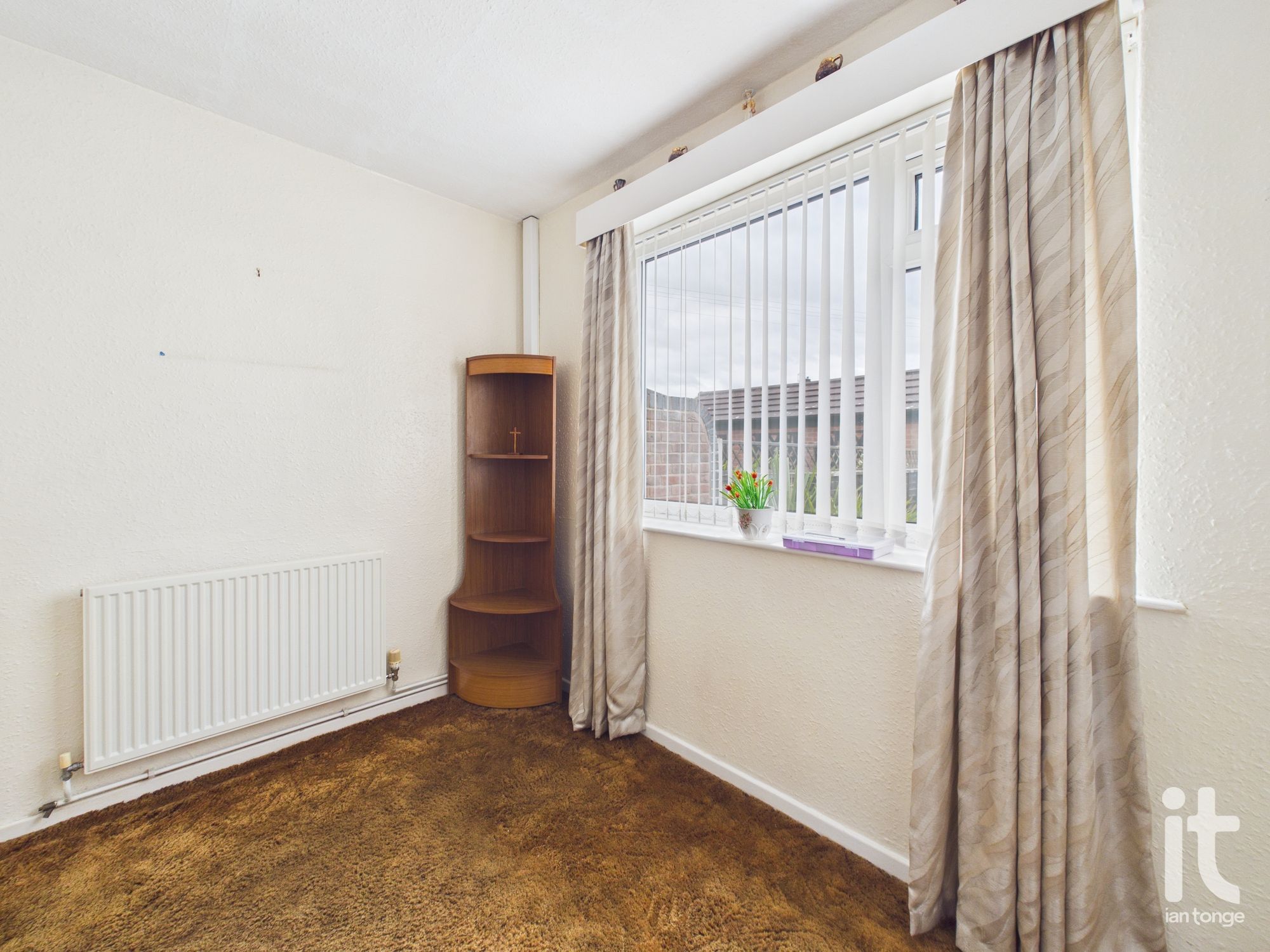 3 bedroom semi-detached house For Sale in Stockport - Photograph 7.