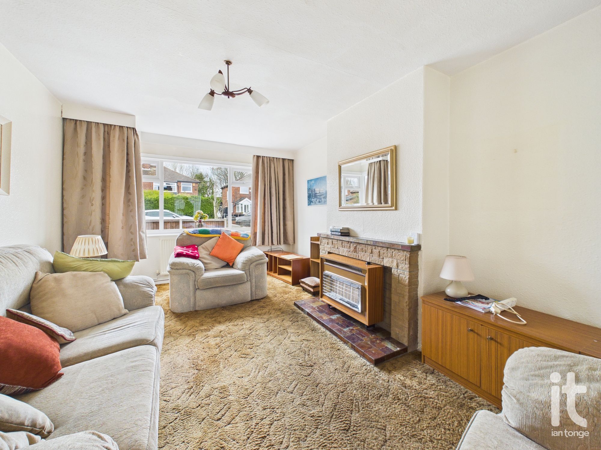 3 bedroom semi-detached house For Sale in Stockport - Photograph 6.
