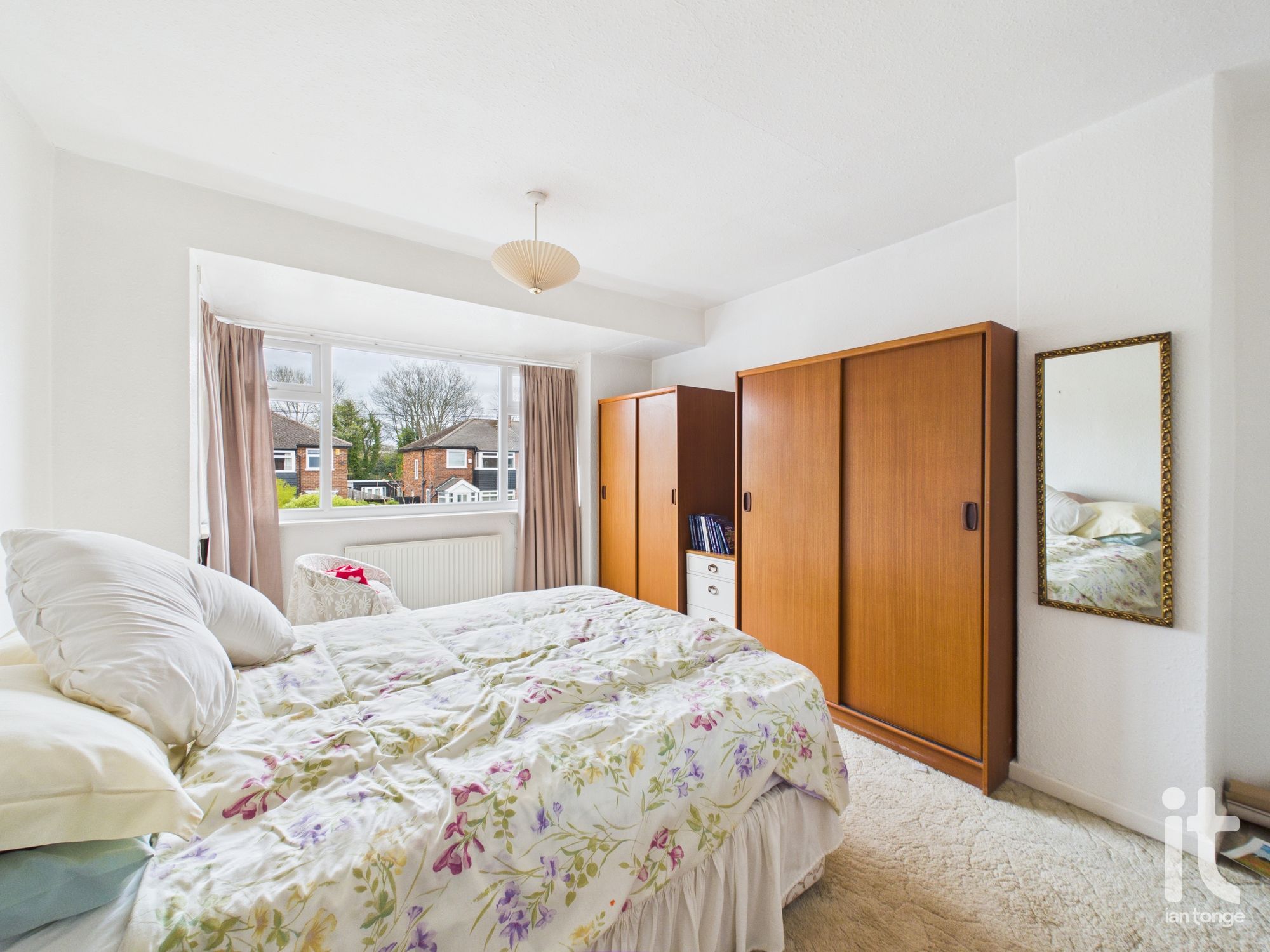3 bedroom semi-detached house For Sale in Stockport - Photograph 3.