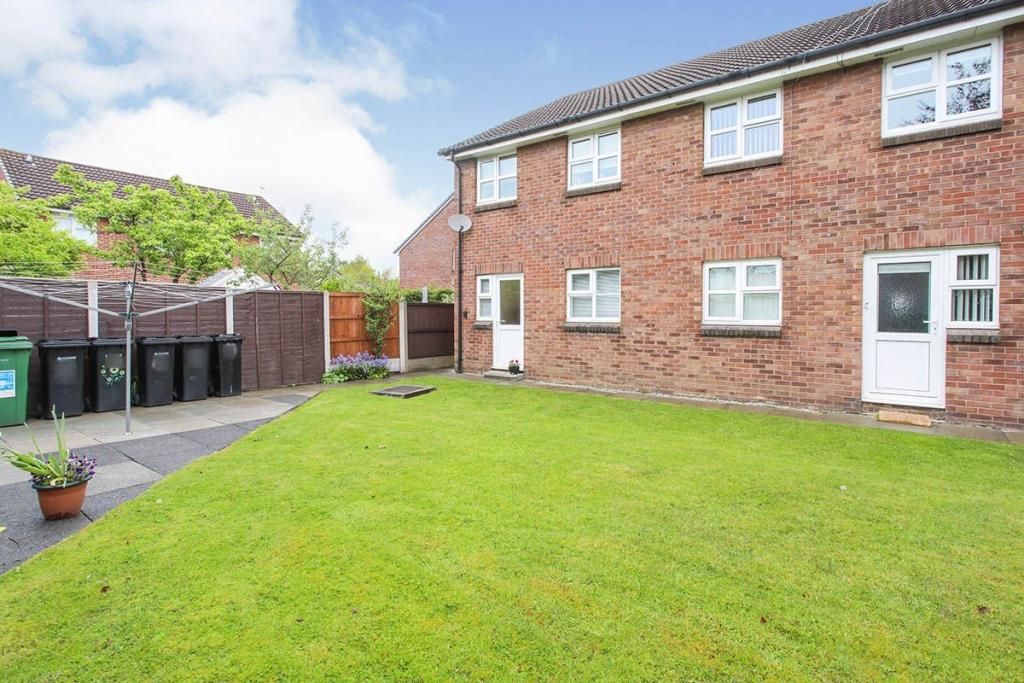 1 bedroom apartment flat/apartment For Sale in Stockport - Photograph 2.