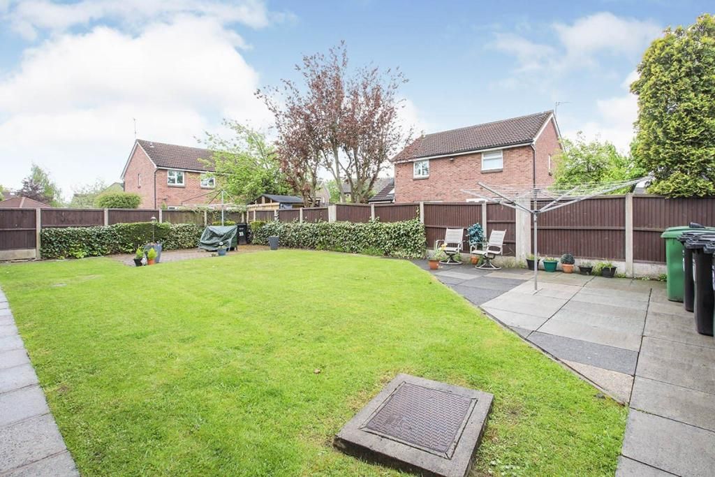 1 bedroom apartment flat/apartment For Sale in Stockport - Photograph 3.