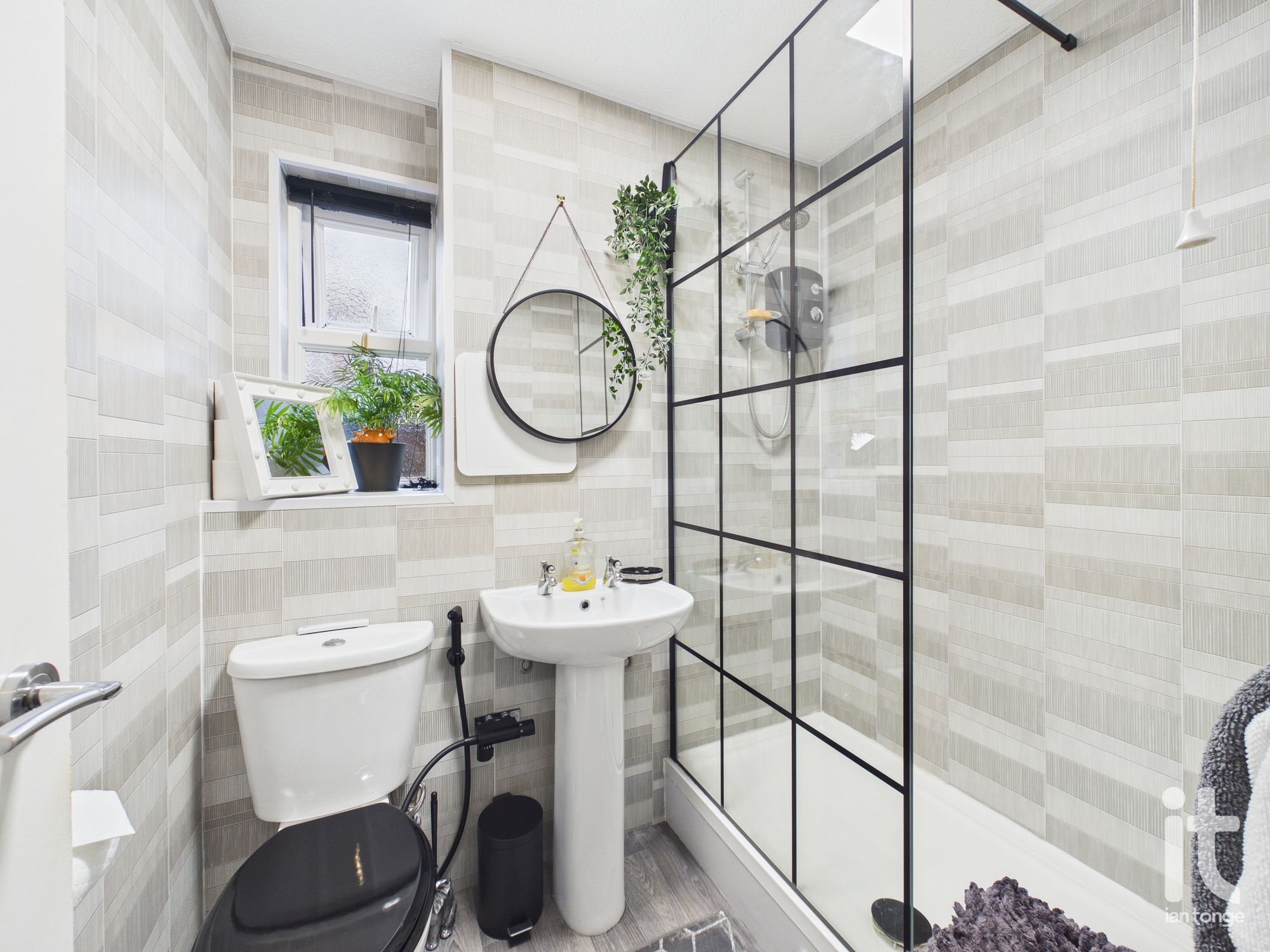 1 bedroom apartment flat/apartment For Sale in Stockport - Property photograph.