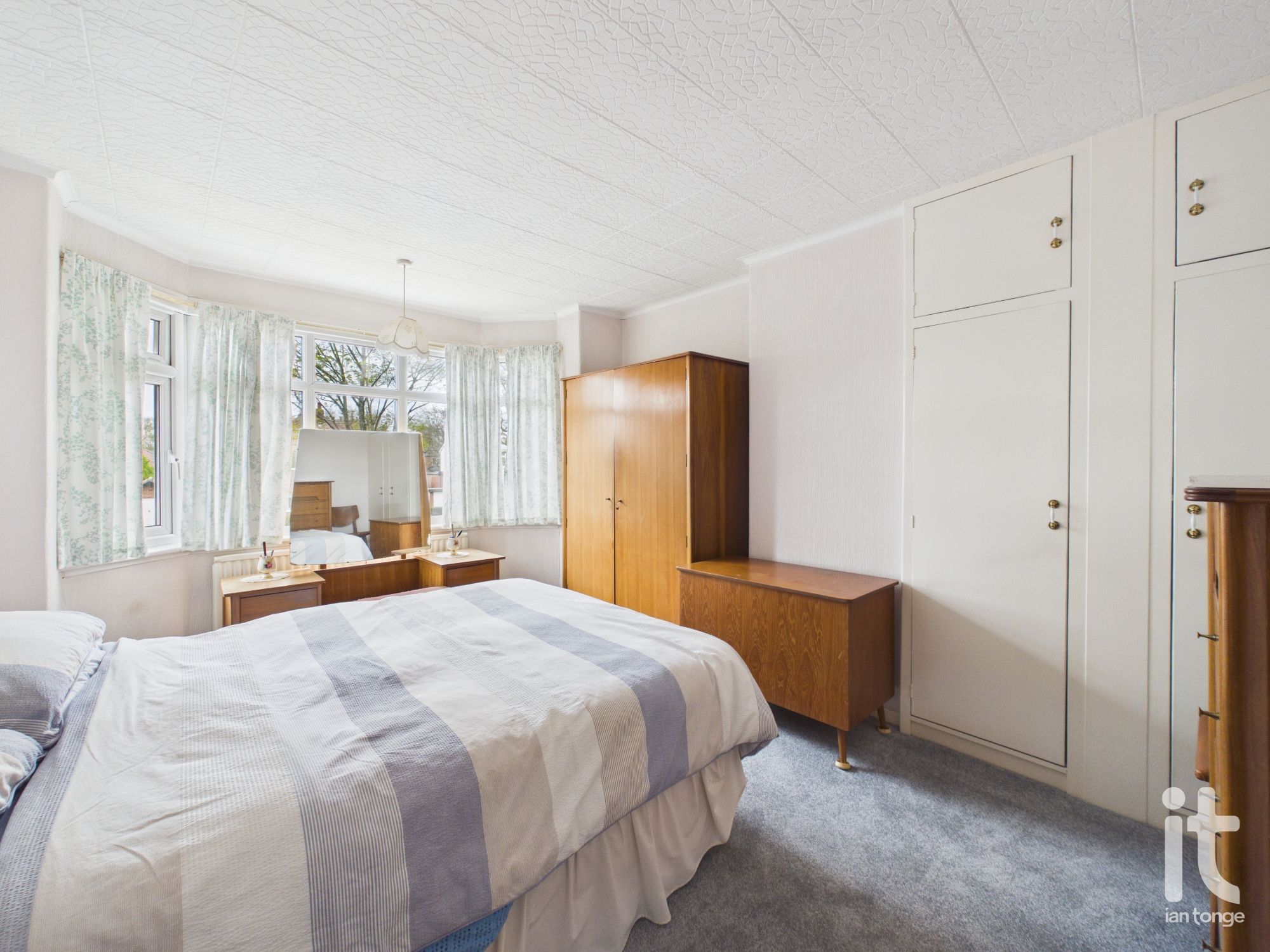 3 bedroom semi-detached house For Sale in Stockport - Photograph 14.